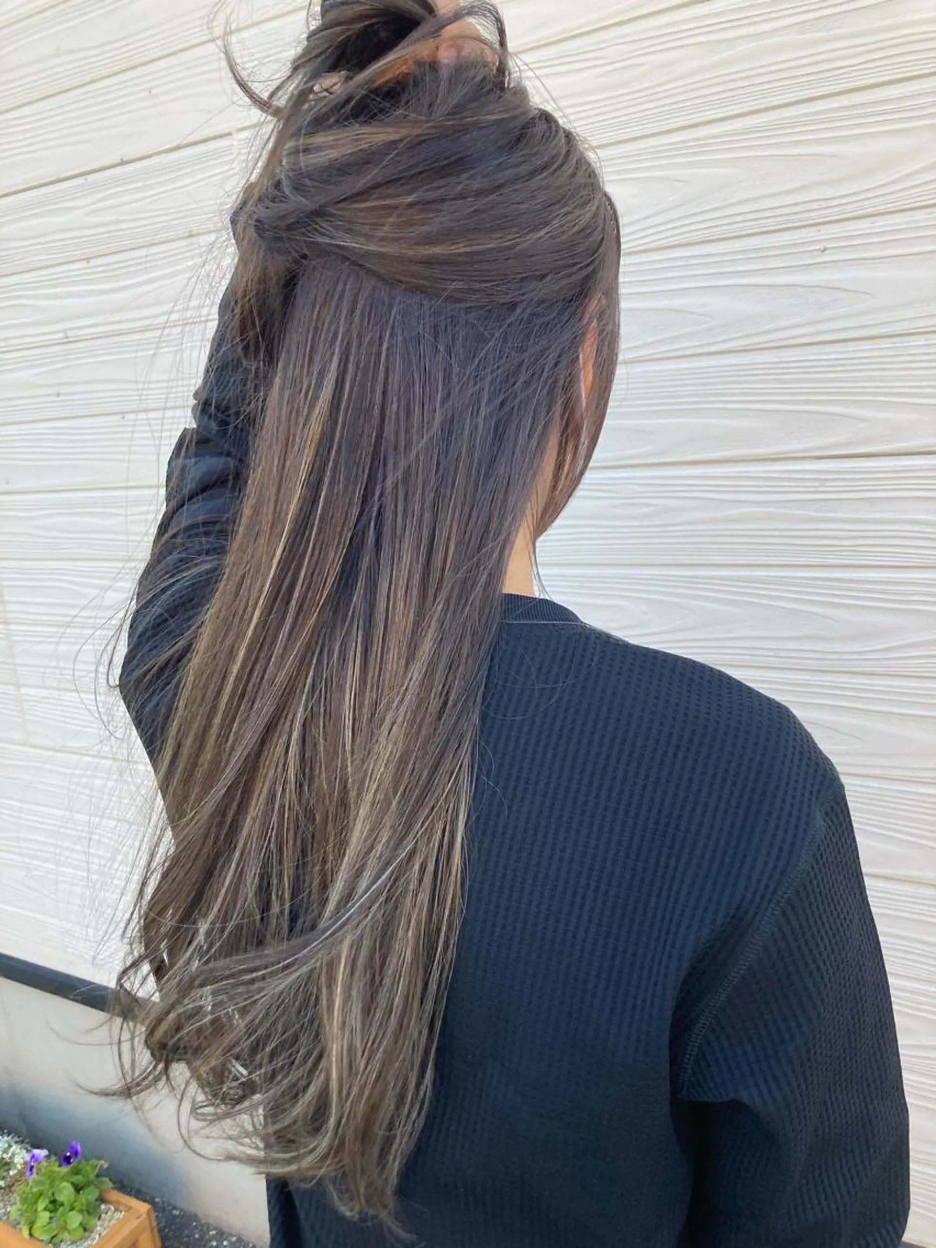 ロング ハイライト ビヨウシツトリコ よねたにみなのヘアスタイル