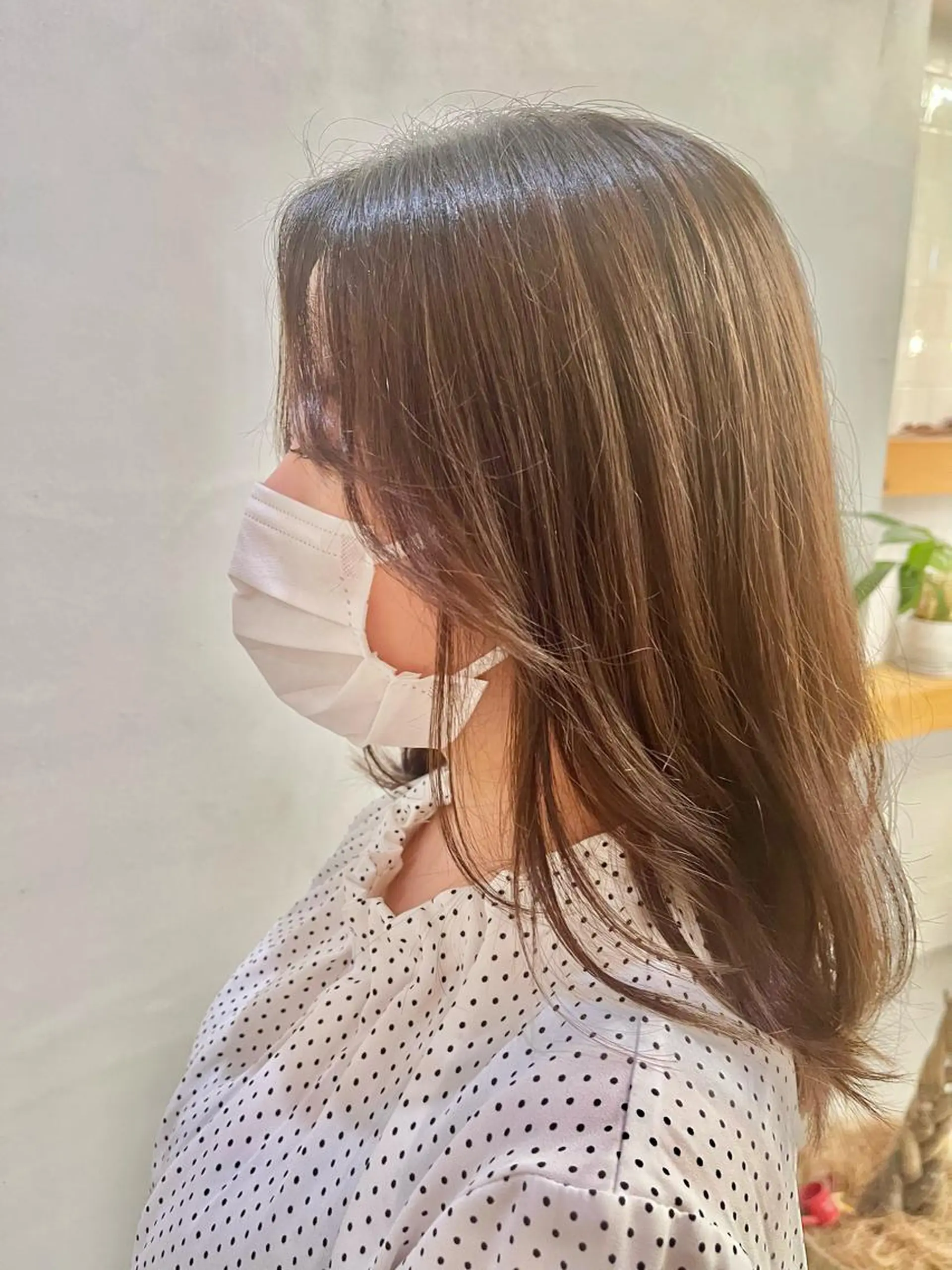 セミロング 岡田 優香のヘアスタイル