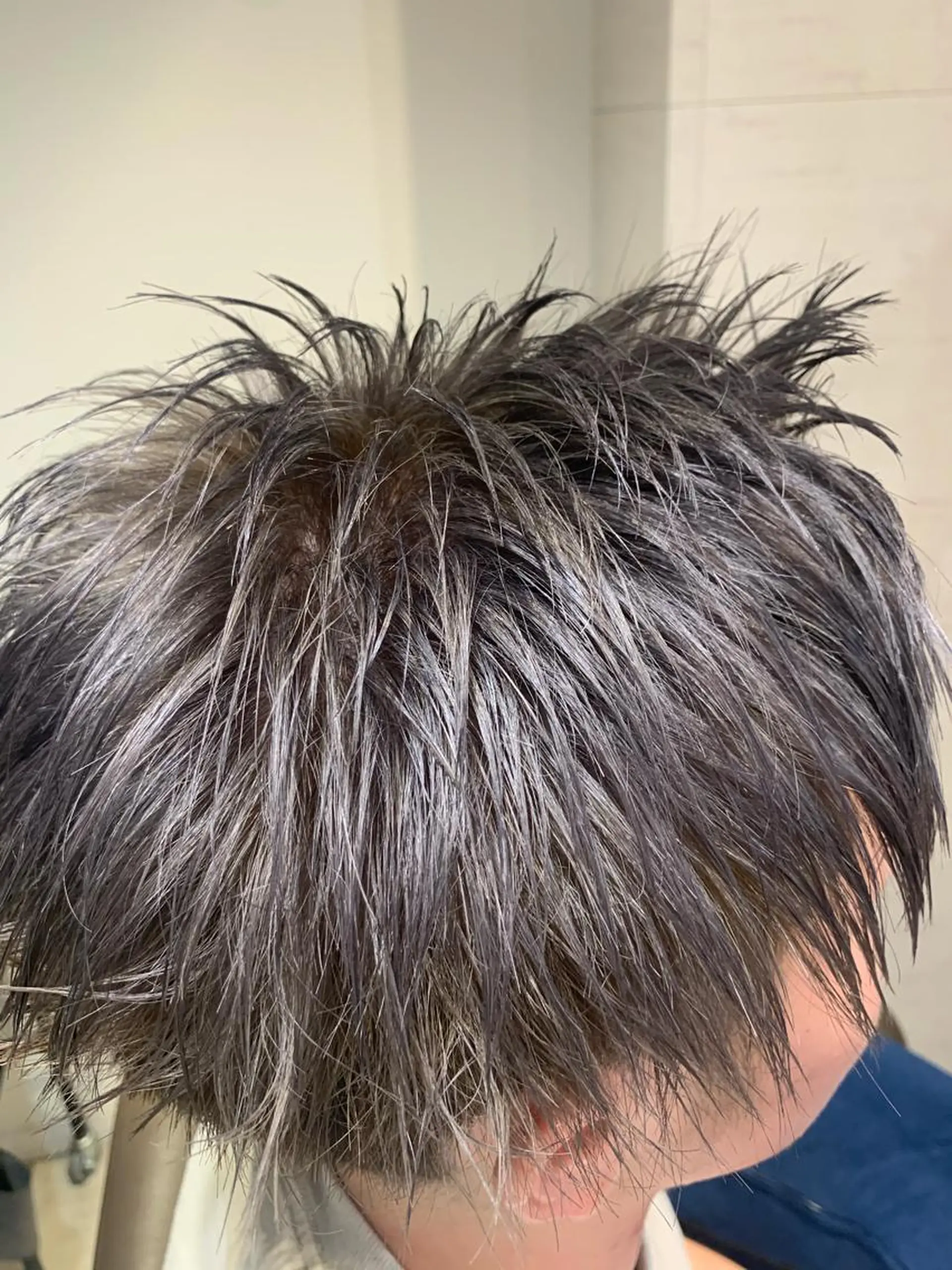 ショート メンズ メンズブリーチ 糟谷 慈英のヘアスタイル