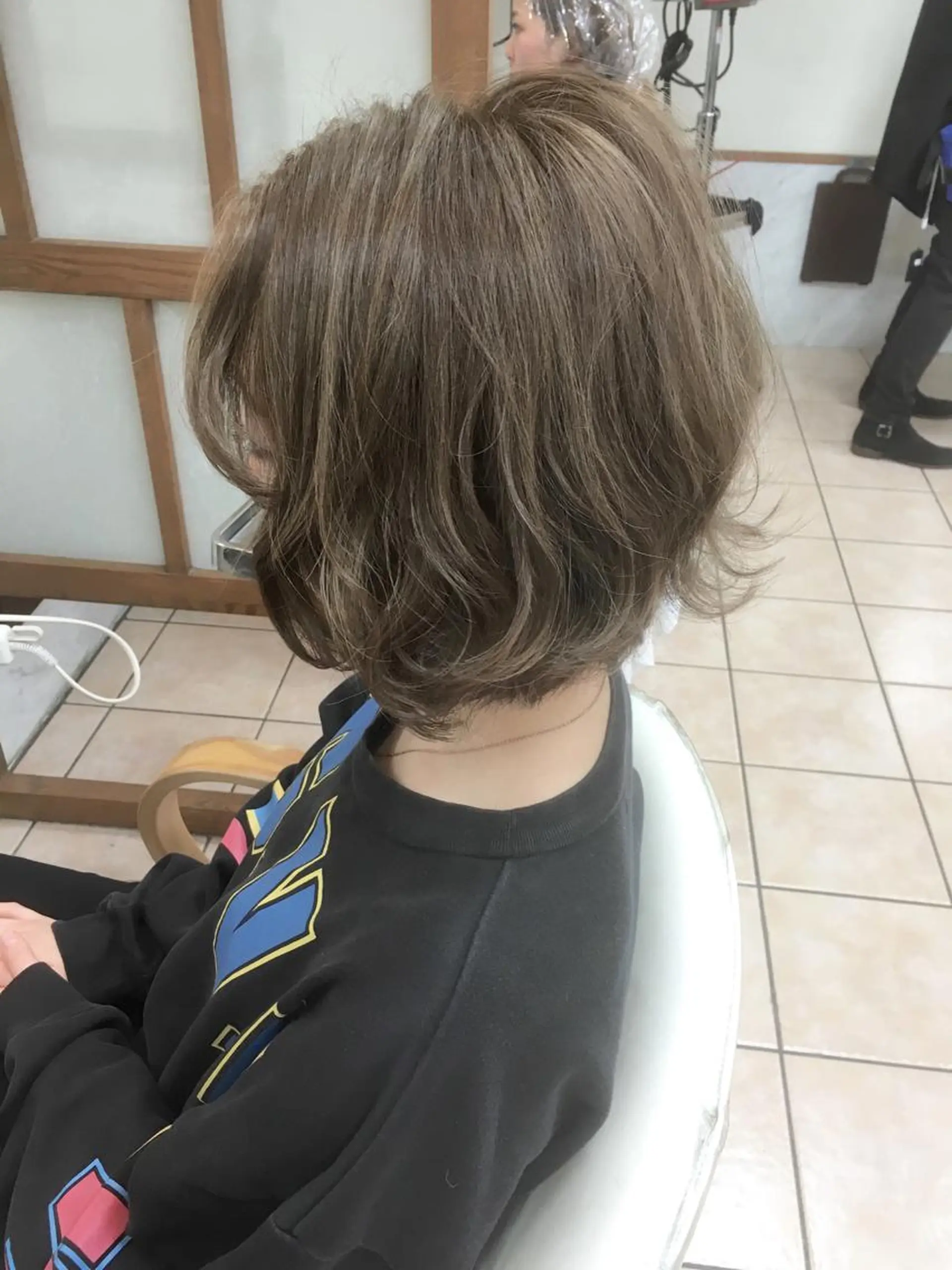 ショート カラー アッシュ ベージュカラー ブリーチ 透明感カラー ハイライトカラー ディレクター ノナカのヘアスタイル