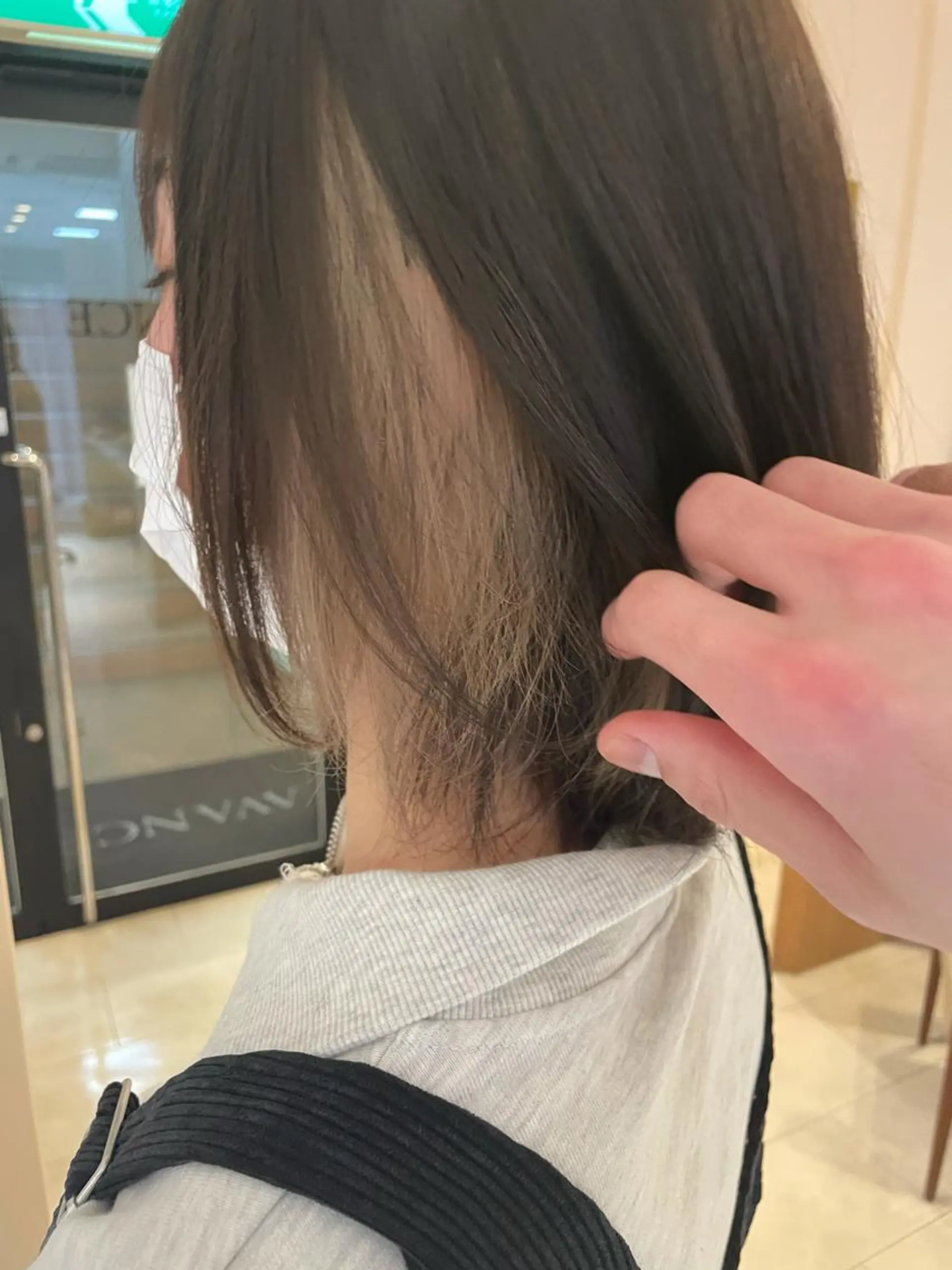 カラー ベージュカラー ホワイトベージュ ヘアカラー Chere rosso所属・✨頭身浴無料 -chere-金剛店のヘアスタイル