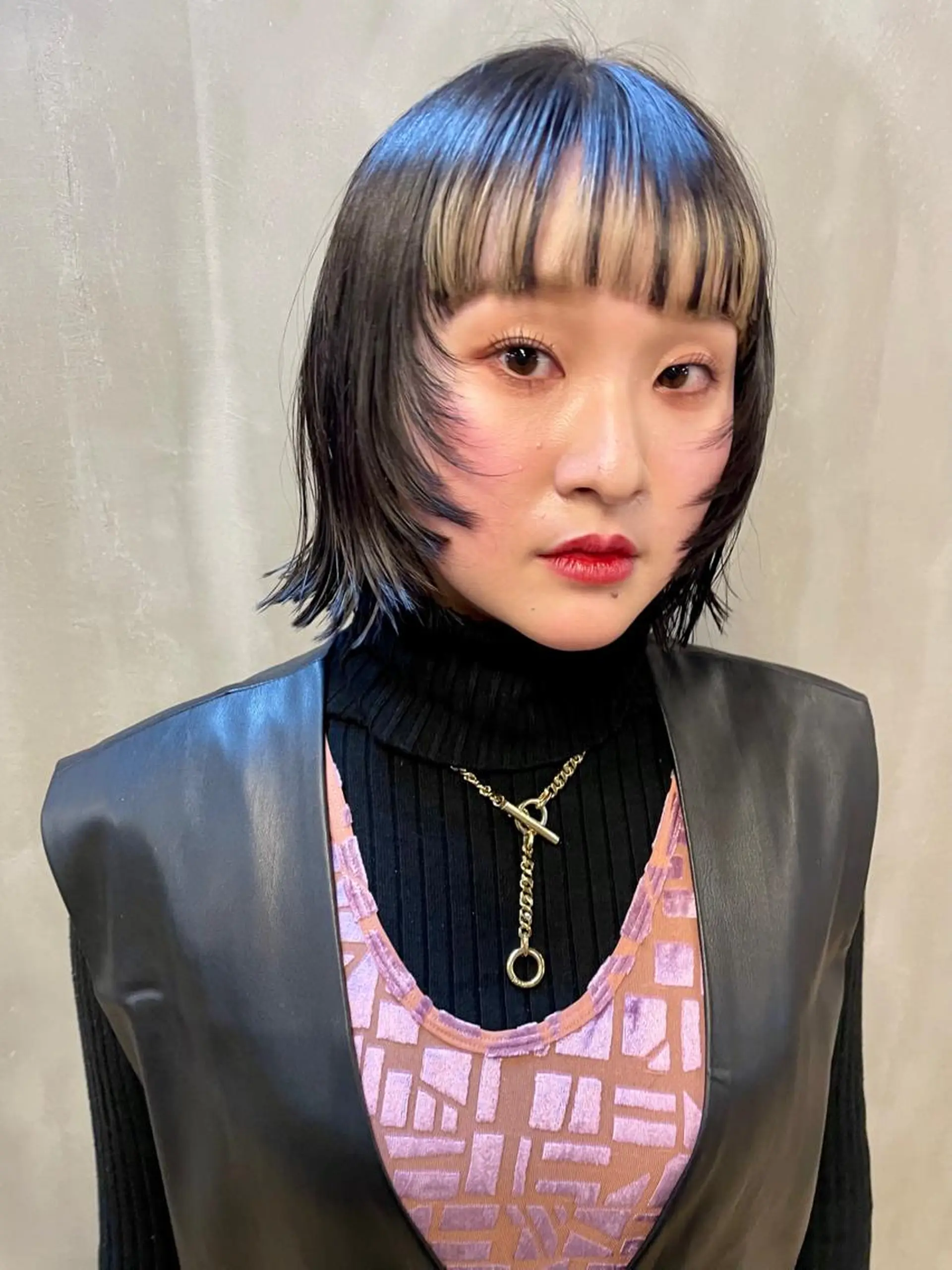 ミディアム カラー パーマ ヘアアレンジ メンズ キッズ ネイル マツエク・マツパ アイブロウ 顔まわりレイヤー レイヤーカット カット ヘアカラー トリートメント tatsumi/ボブ ウルフ/レイヤーのヘアスタイル