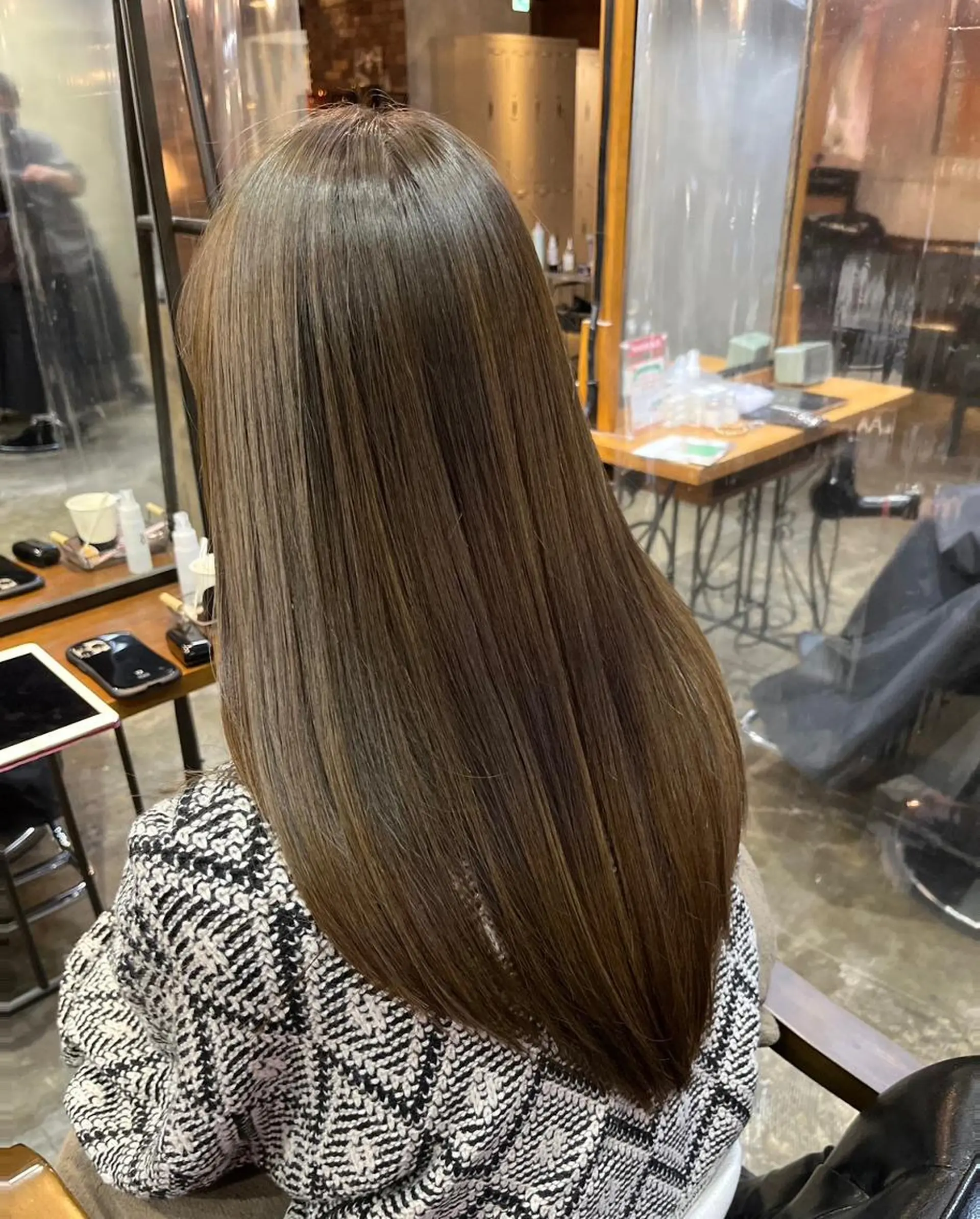ロング カラー パーマ アディクシーカラー アッシュ バレイヤージュ ミストバング ブリーチ 初めでも安心🌟 newi町田✂のヘアスタイル