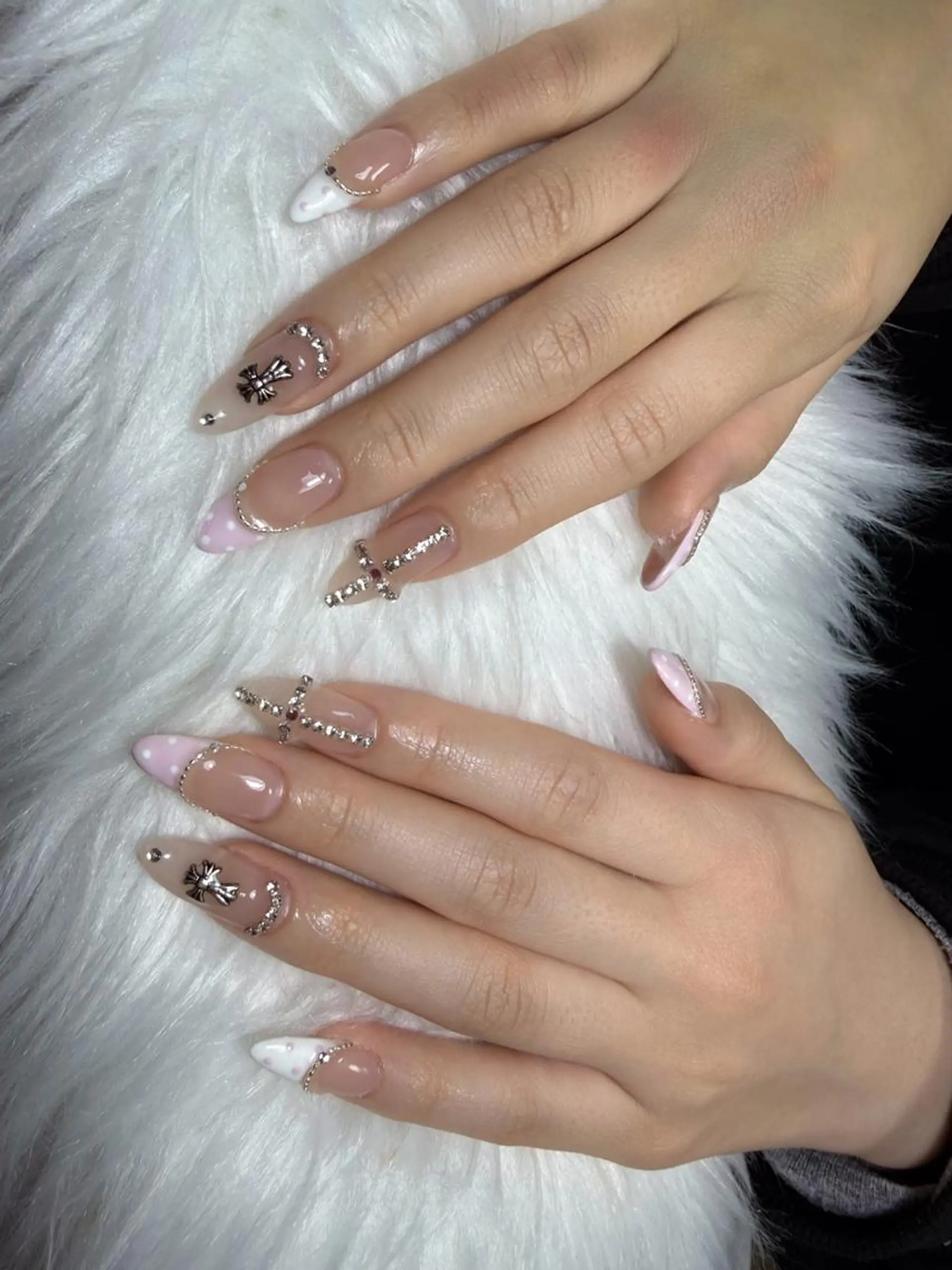 ネイル ハンドネイル モニカ アキイのネイルデザイン