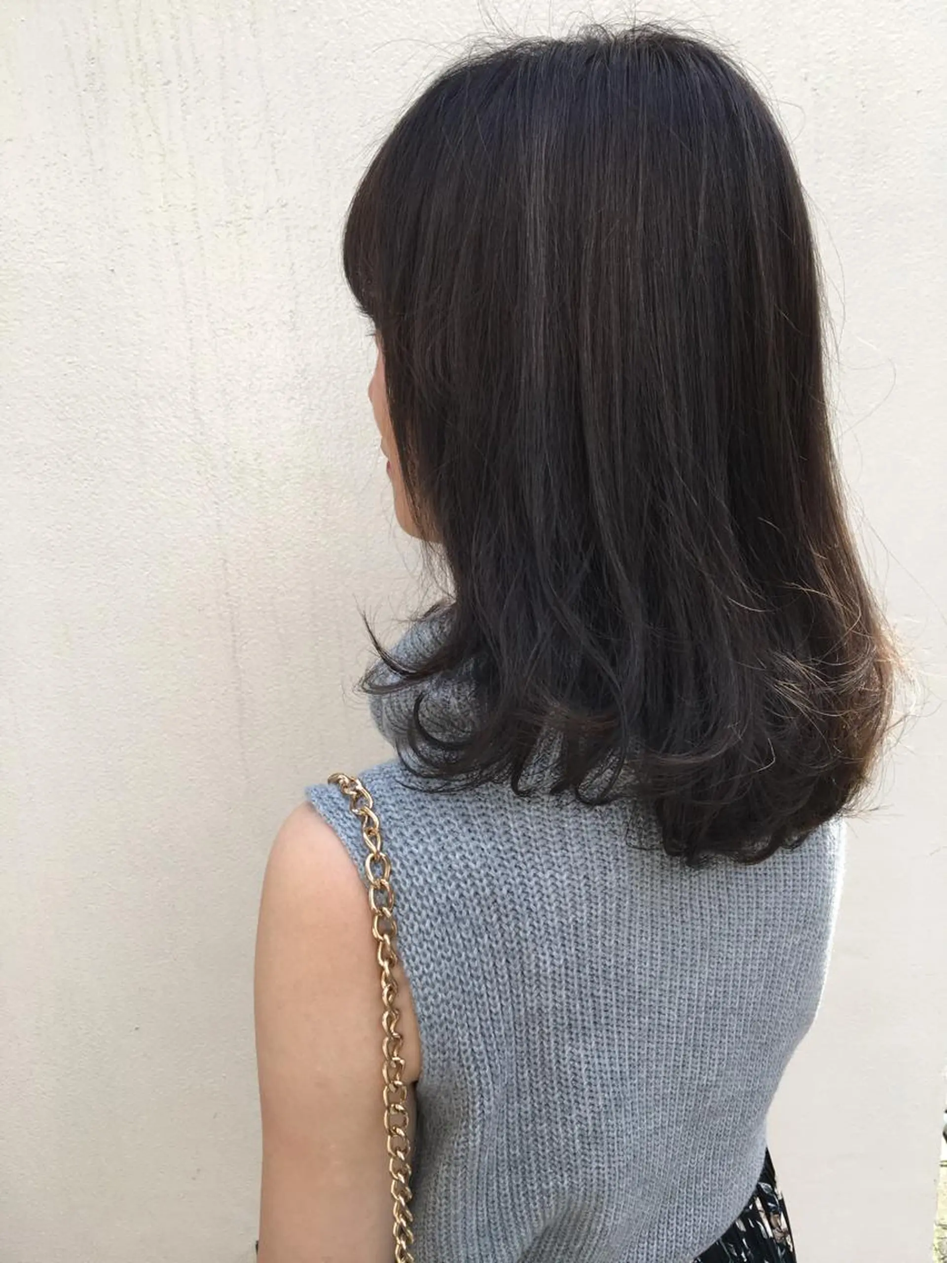 ミディアム カラー THE DAY所属・AKI HASHIMOTOのヘアスタイル