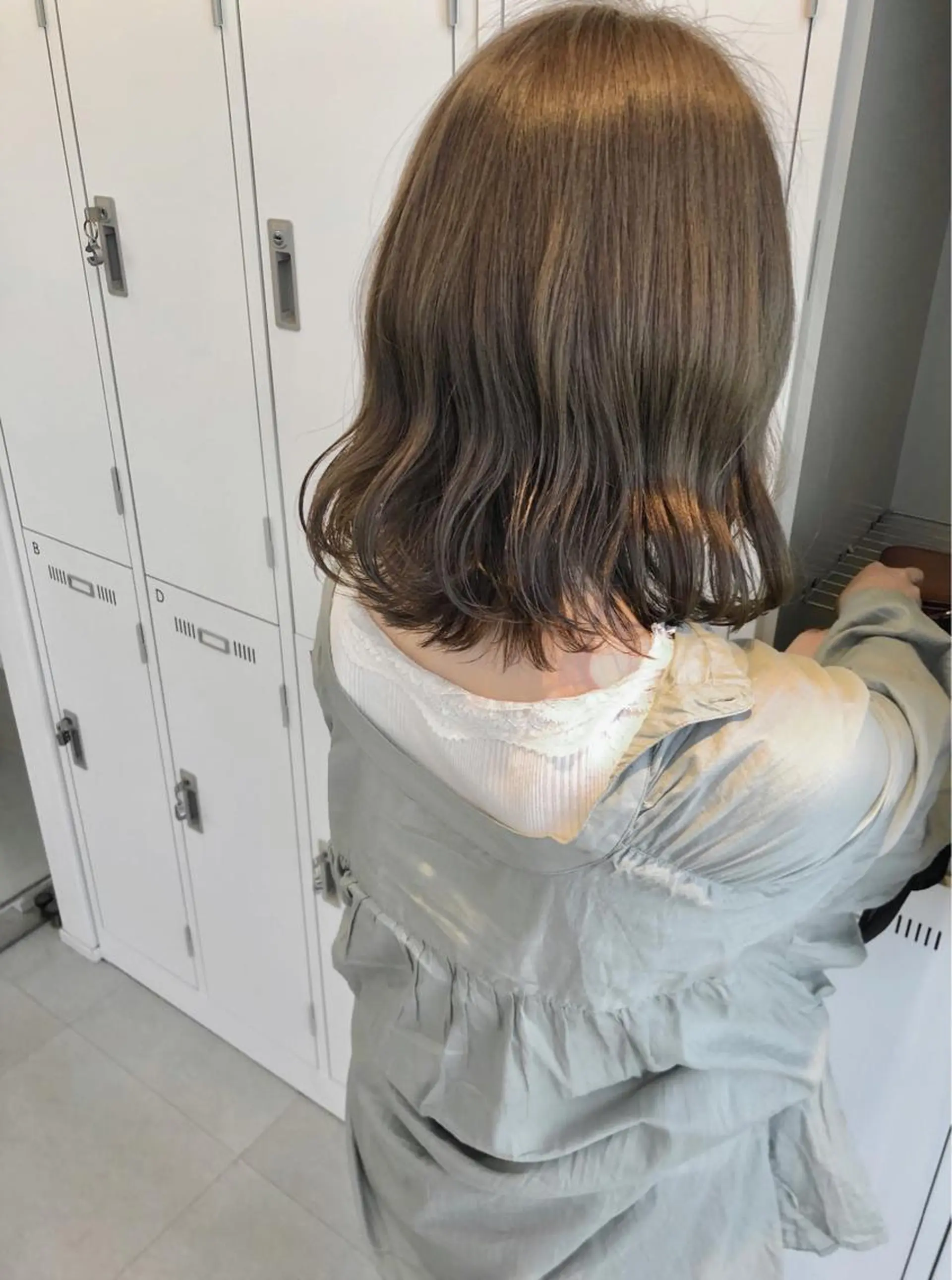 ミディアム カラー ベージュカラー ブリーチ ダブルカラー ブリーチなしカラー Saori / さおりのヘアスタイル