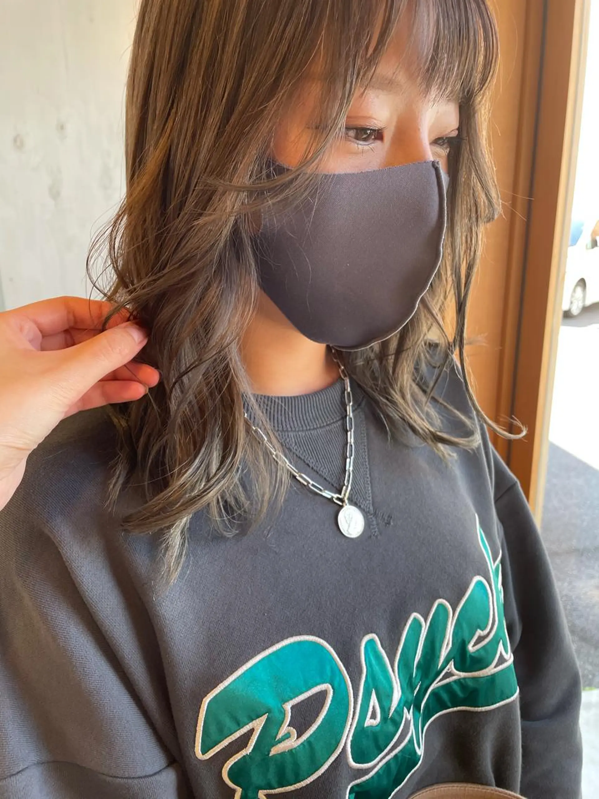 ミディアム カラー 透明感カラー グレージュ カノエ 乃木店のヘアスタイル