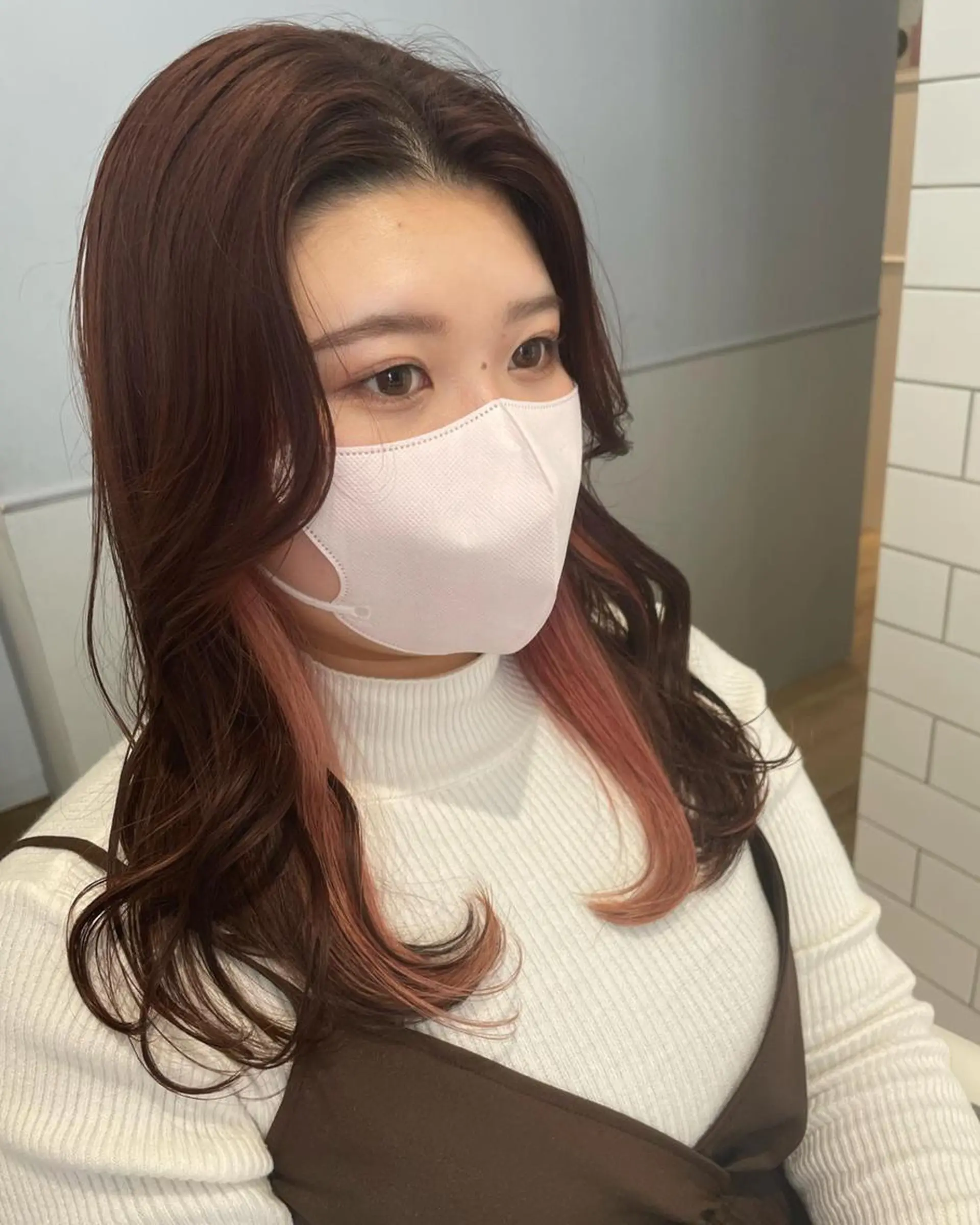 ミディアム カラー パーマ ヘアアレンジ メンズ キッズ ネイル マツエク・マツパ メンズインナーカラー インナーカラー ピンクカラー カラーマツエク ピンク 🫧垢抜けヘア🫧 SHIORIのヘアスタイル