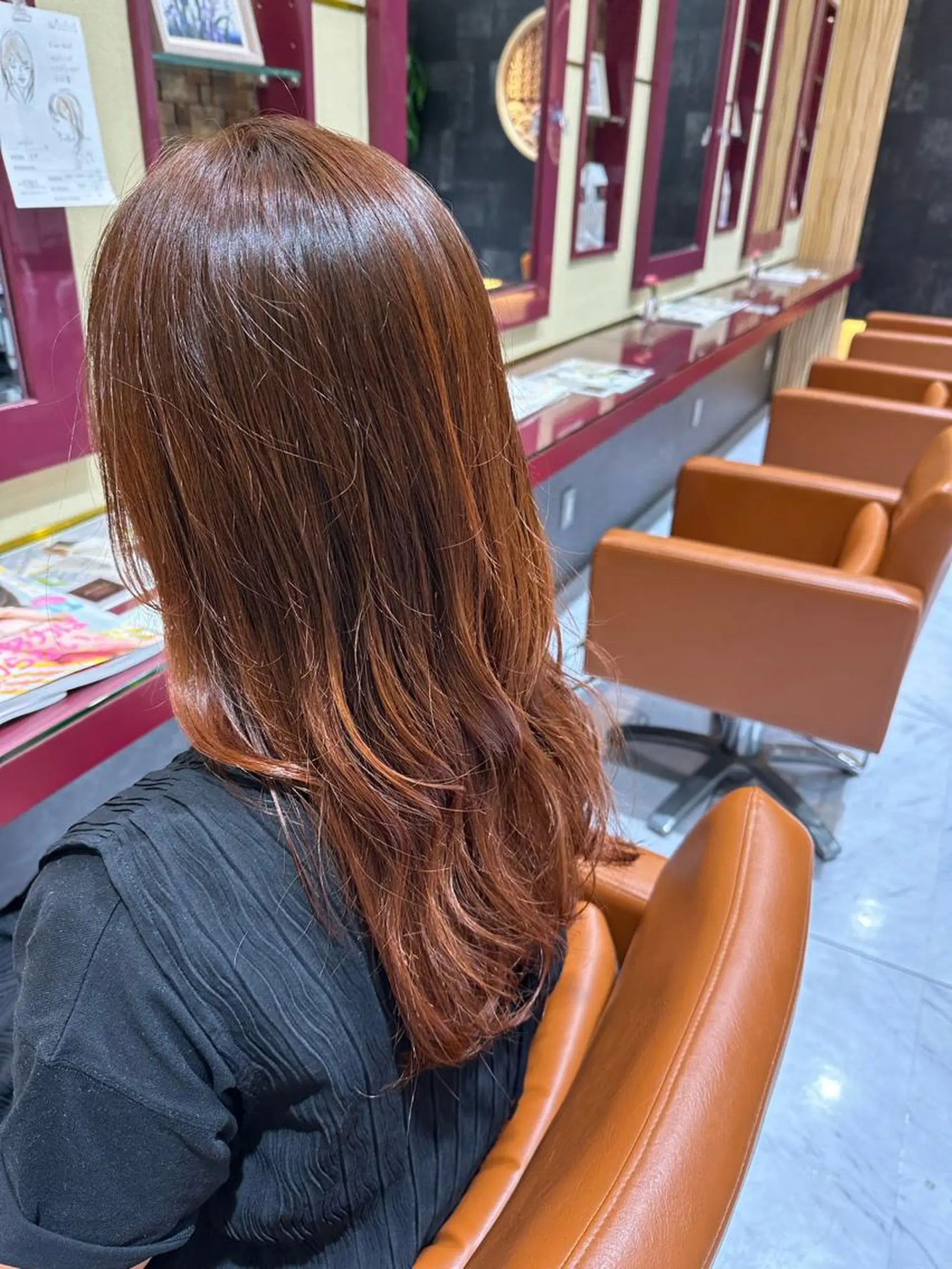 ロング カラー ブリーチ グラデーションカラー オレンジ 七井 香奈 (なないかな)のヘアスタイル