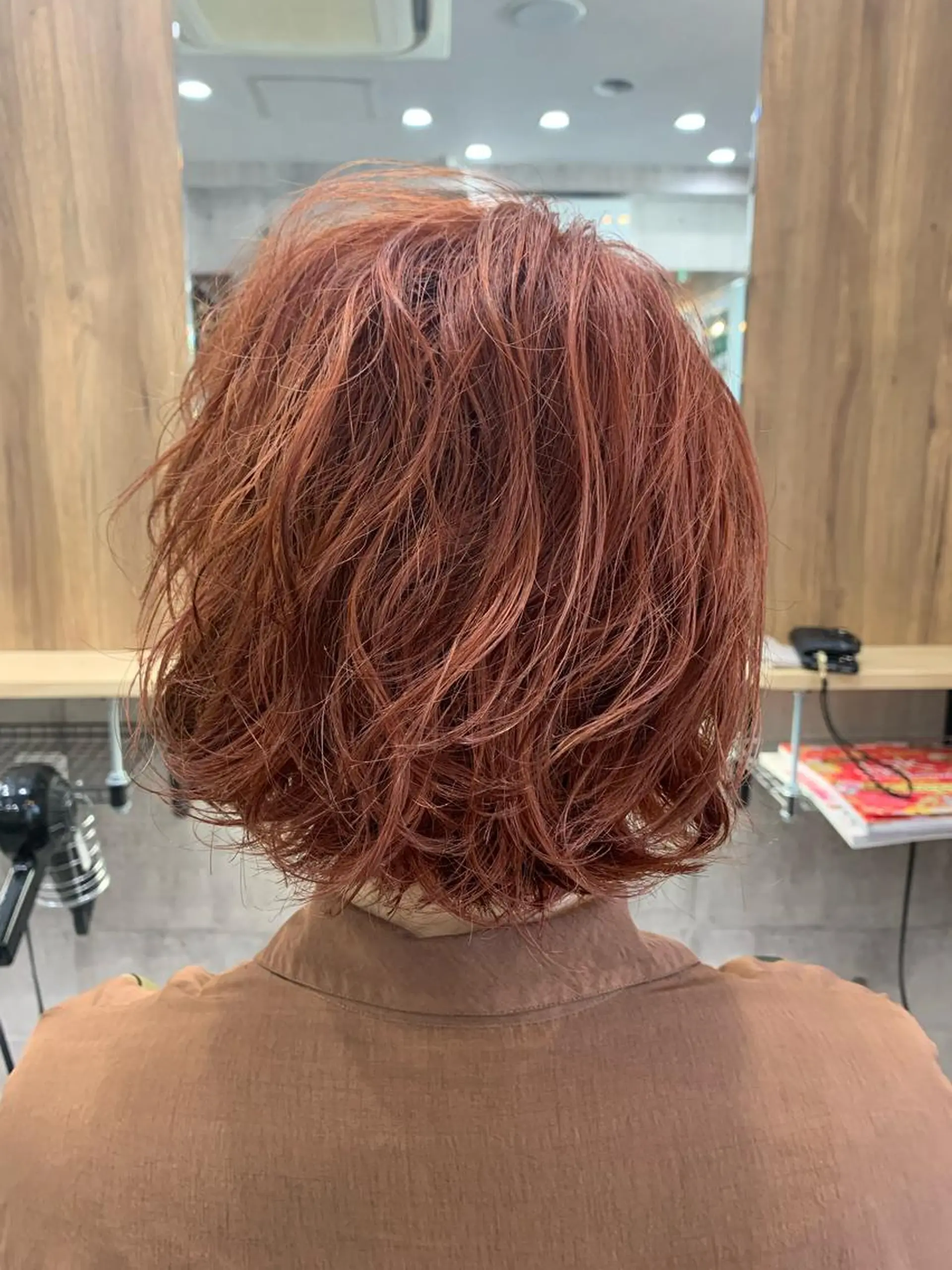 ショート カラー バレイヤージュ ブリーチ ケアブリーチ ダブルカラー イヤリングカラー ヘアカラー memento 斎藤大覚のヘアスタイル