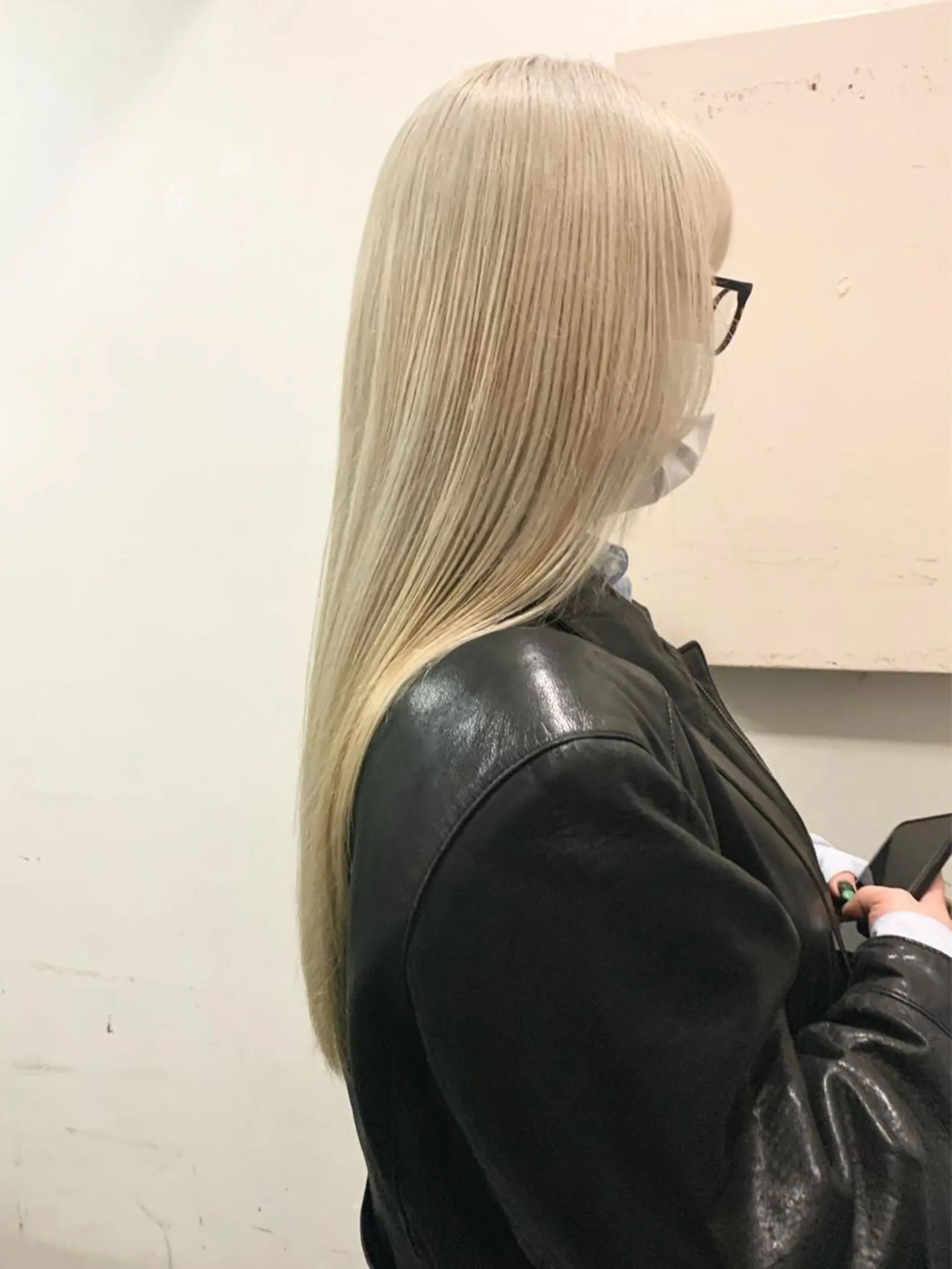 ロング カラー パーマ ヘアアレンジ メンズ キッズ ネイル マツエク・マツパ アイブロウ メンズブリーチ メンズハイライト メンズハイトーン メンズインナーカラー メンズ韓国風 ヘアカラー トリートメント 🦕ウルフカット 🦕ａｋｉｈｏのヘアスタイル