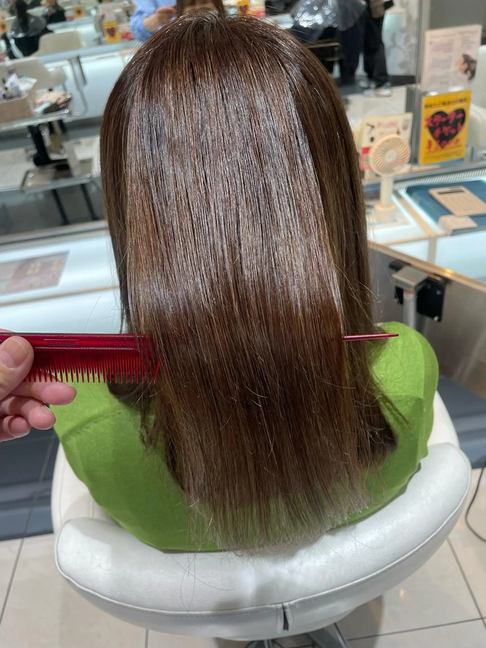 セミロング 髪質改善カラー 清利あやなのヘアスタイル