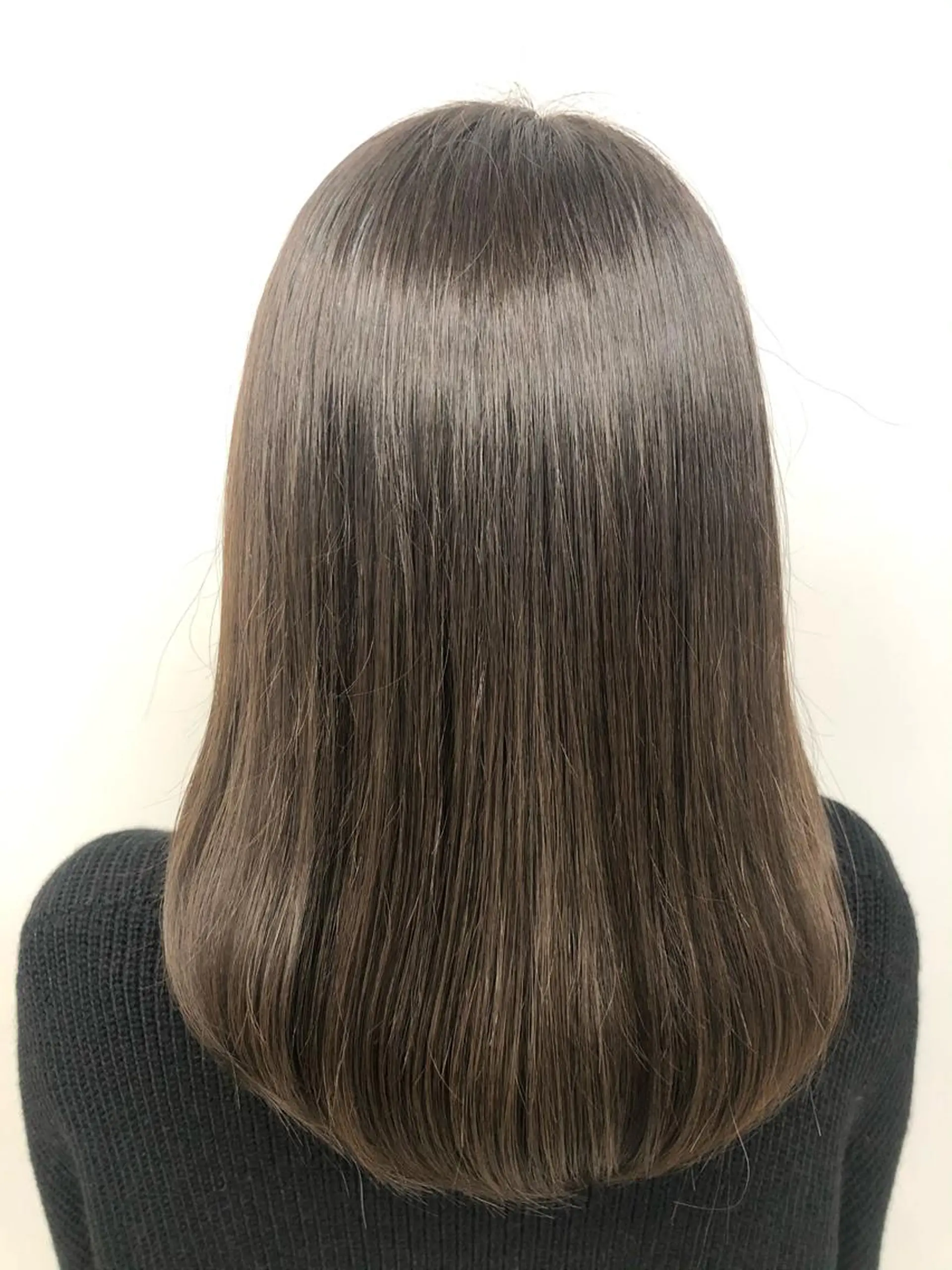 ミディアム カラー イルミナカラー シルバー スターダスト 代表 YUKI ☆のヘアスタイル