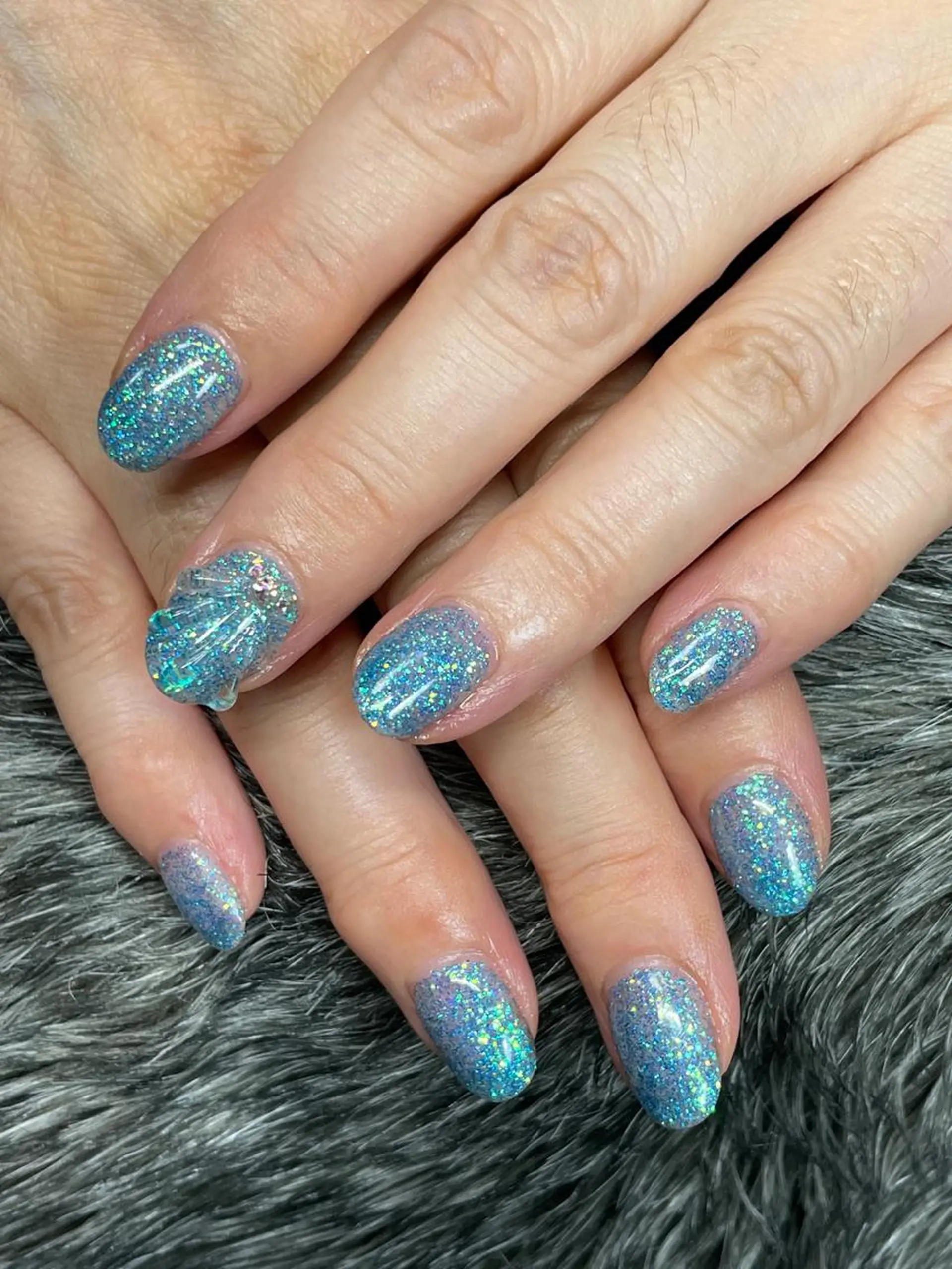 カラー ネイル オーロラネイル キラキラネイル ラメ(グリッター) 夏ネイル Chérinail 爪のお手入れのネイルデザイン