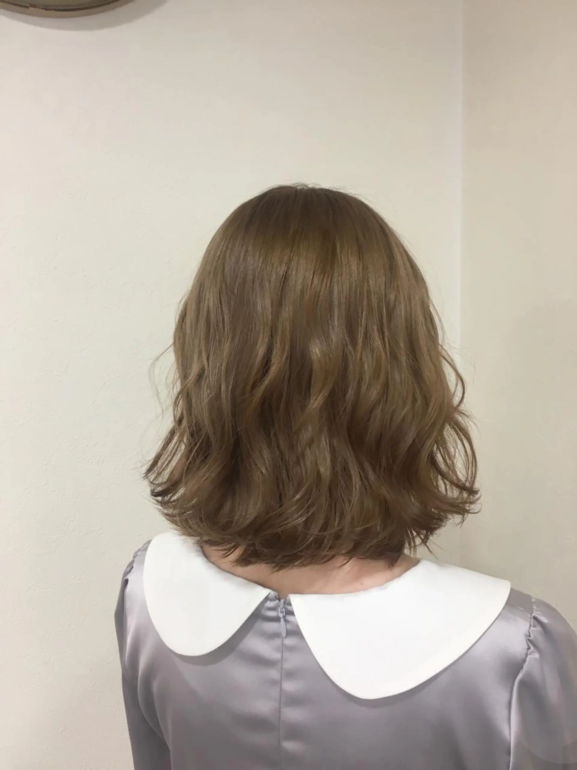 カラー 工藤 綾華のヘアスタイル