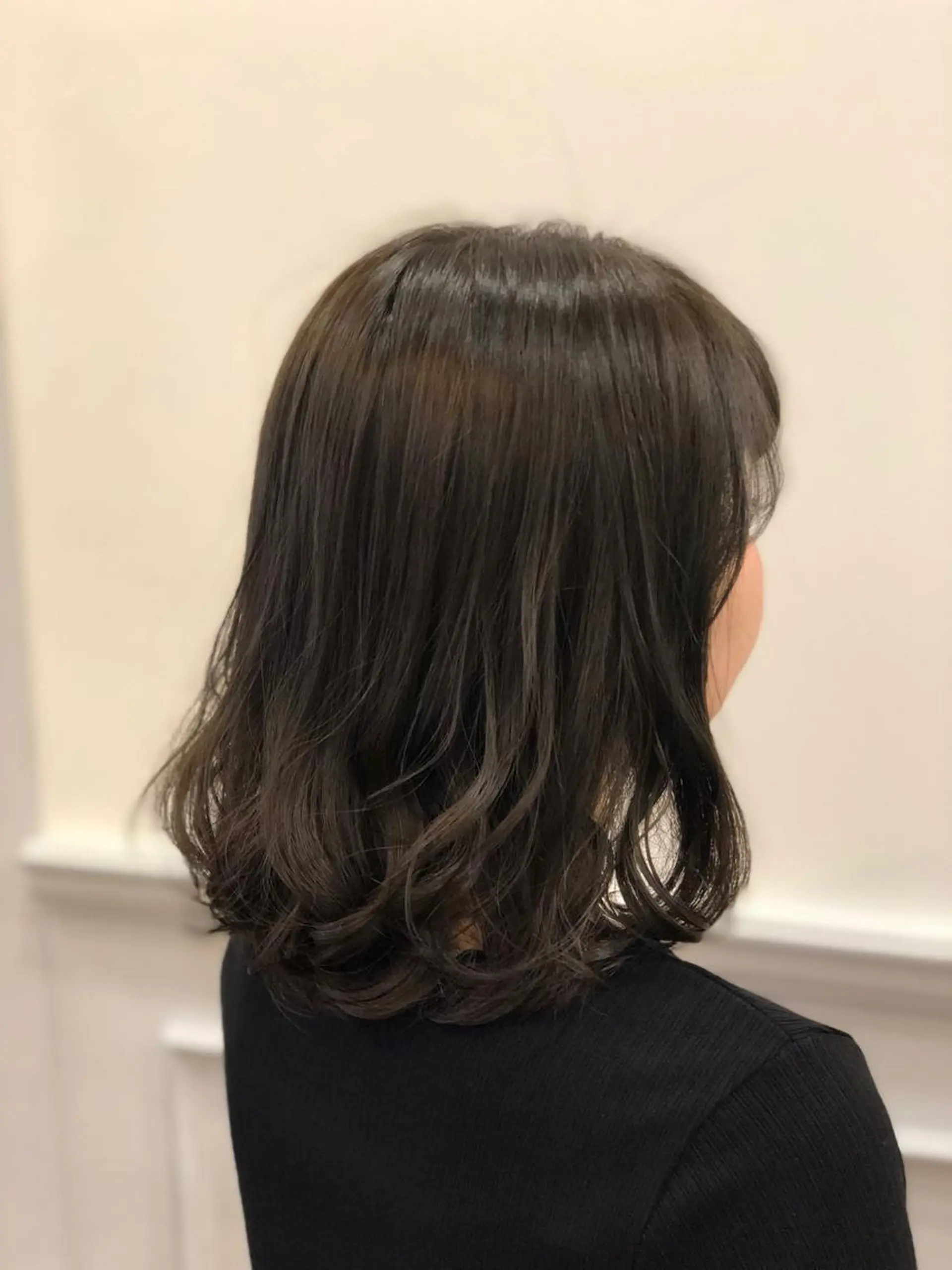 ミディアム カラー グレージュ ヘアカラー ひろせ かなのヘアスタイル
