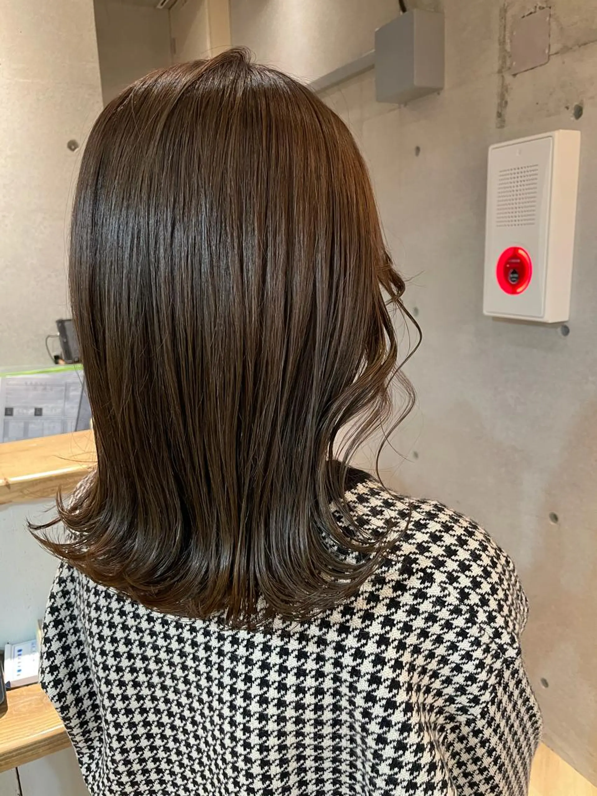 セミロング カラー ブルーカラー ブルージュ 透明感カラー カット ヘアカラー しのはら まどかのヘアスタイル