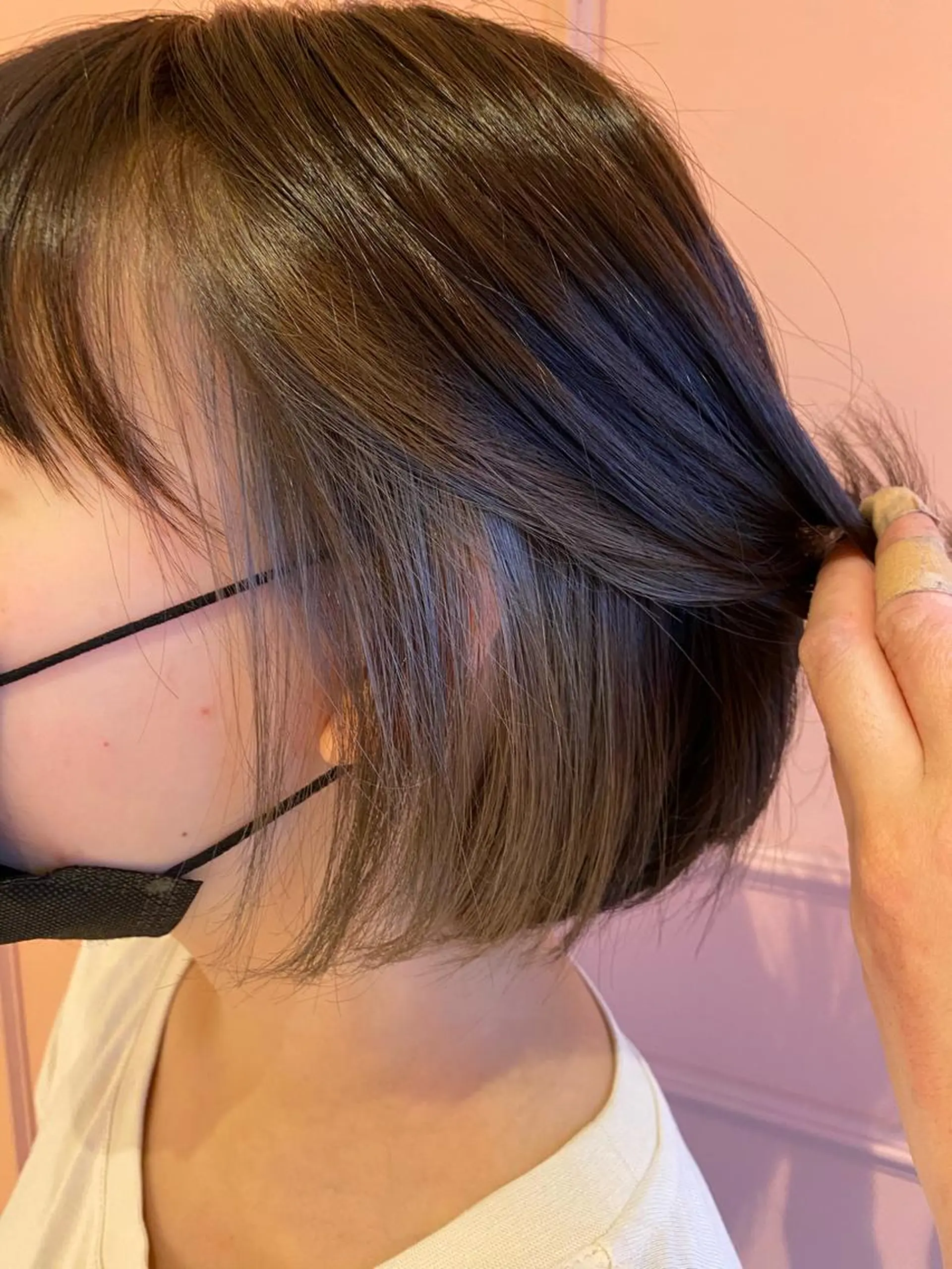 ショート カラー 梛木 唯のヘアスタイル