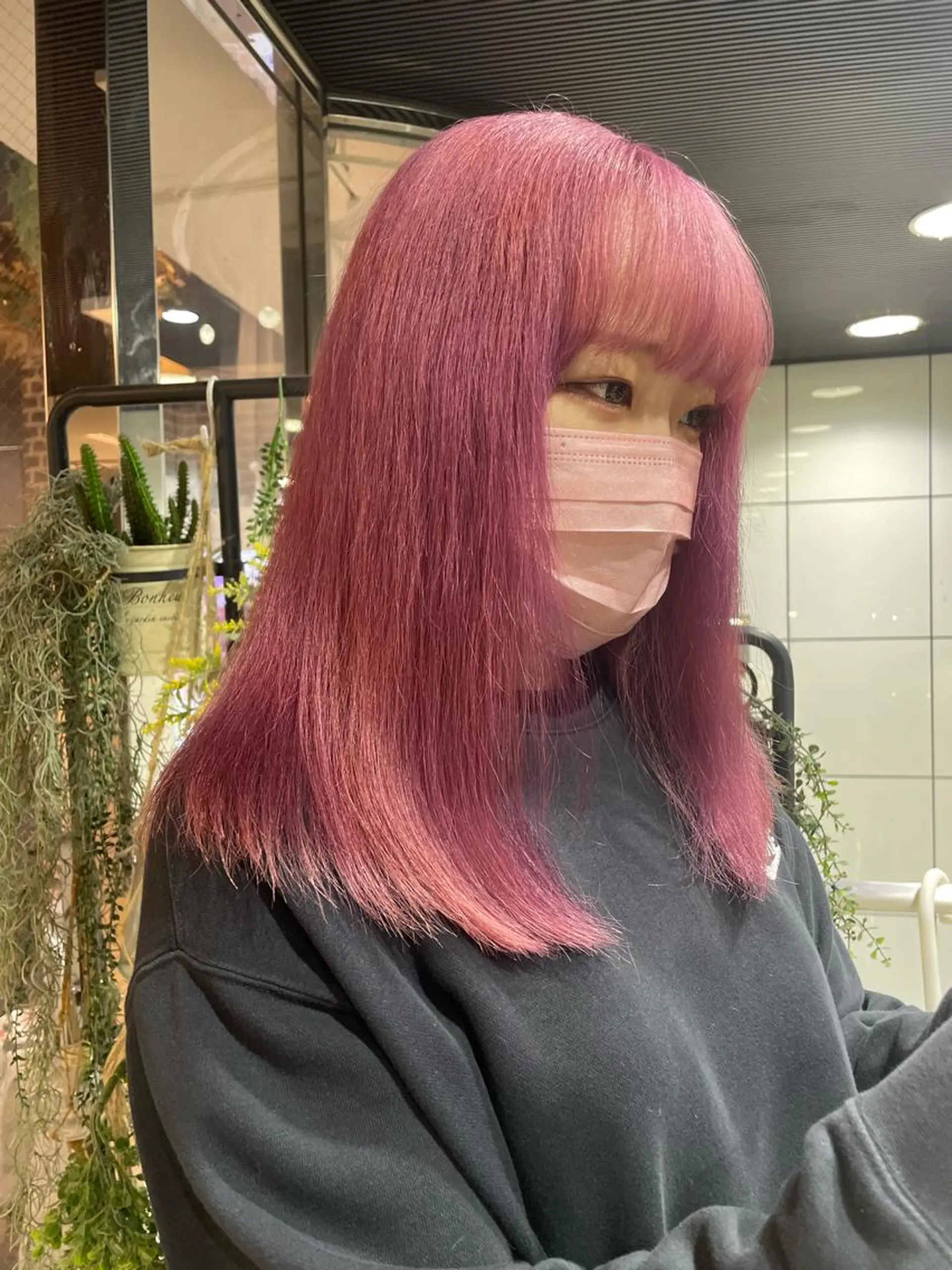 セミロング カラー ブリーチ ケアブリーチ ダブルカラー ピンクカラー トリートメント カット ヘアカラー トリートメント aya/小顔レイヤー /柔らかカラーのヘアスタイル