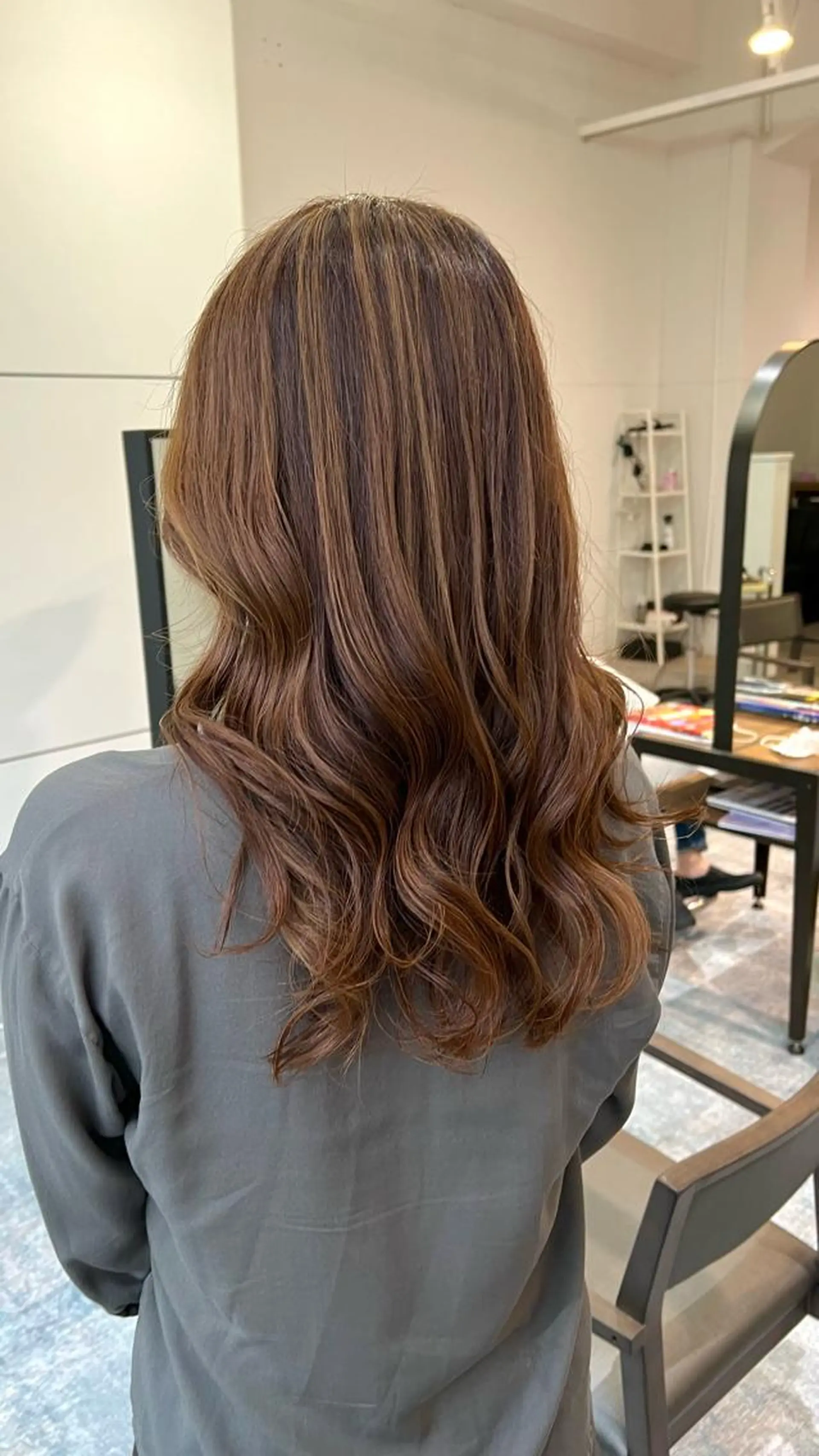 ロング カラー 🌈re-room EIKI🇰🇷のヘアスタイル