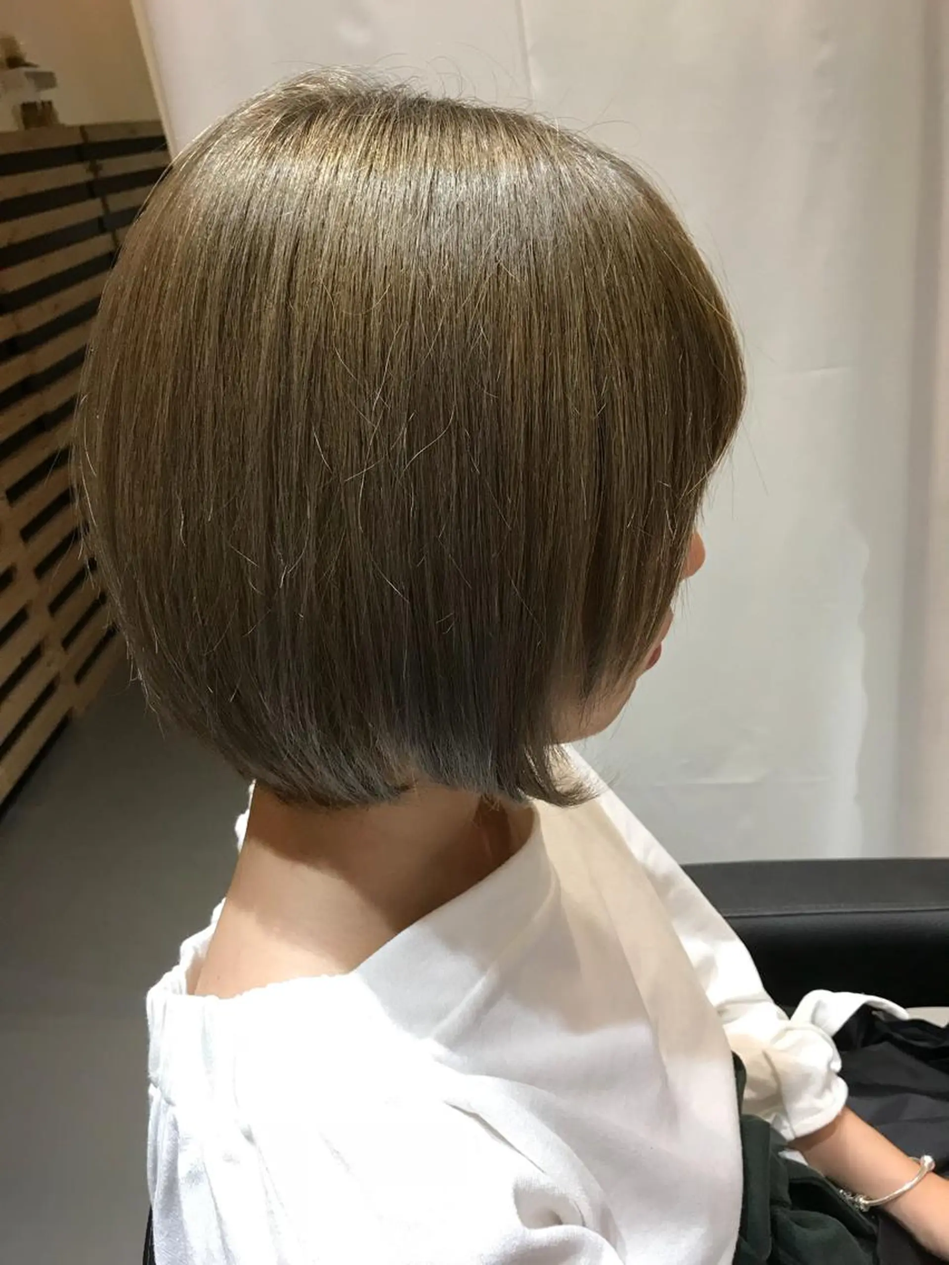 ショート カラー アディクシーカラー ブリーチ 大久保 隆蔵のヘアスタイル