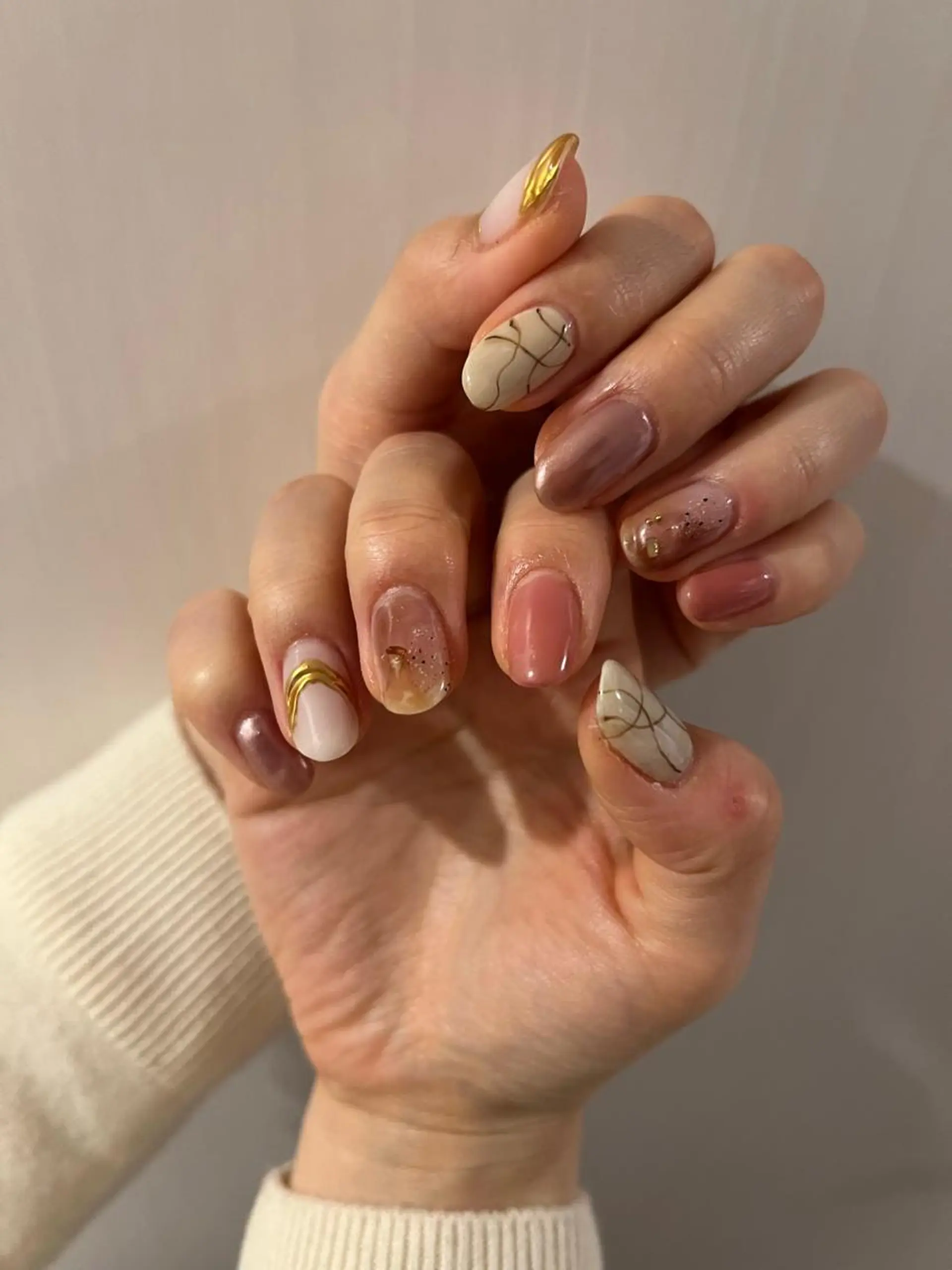ネイル une／YUKINA 🫧大人nuanceのネイルデザイン
