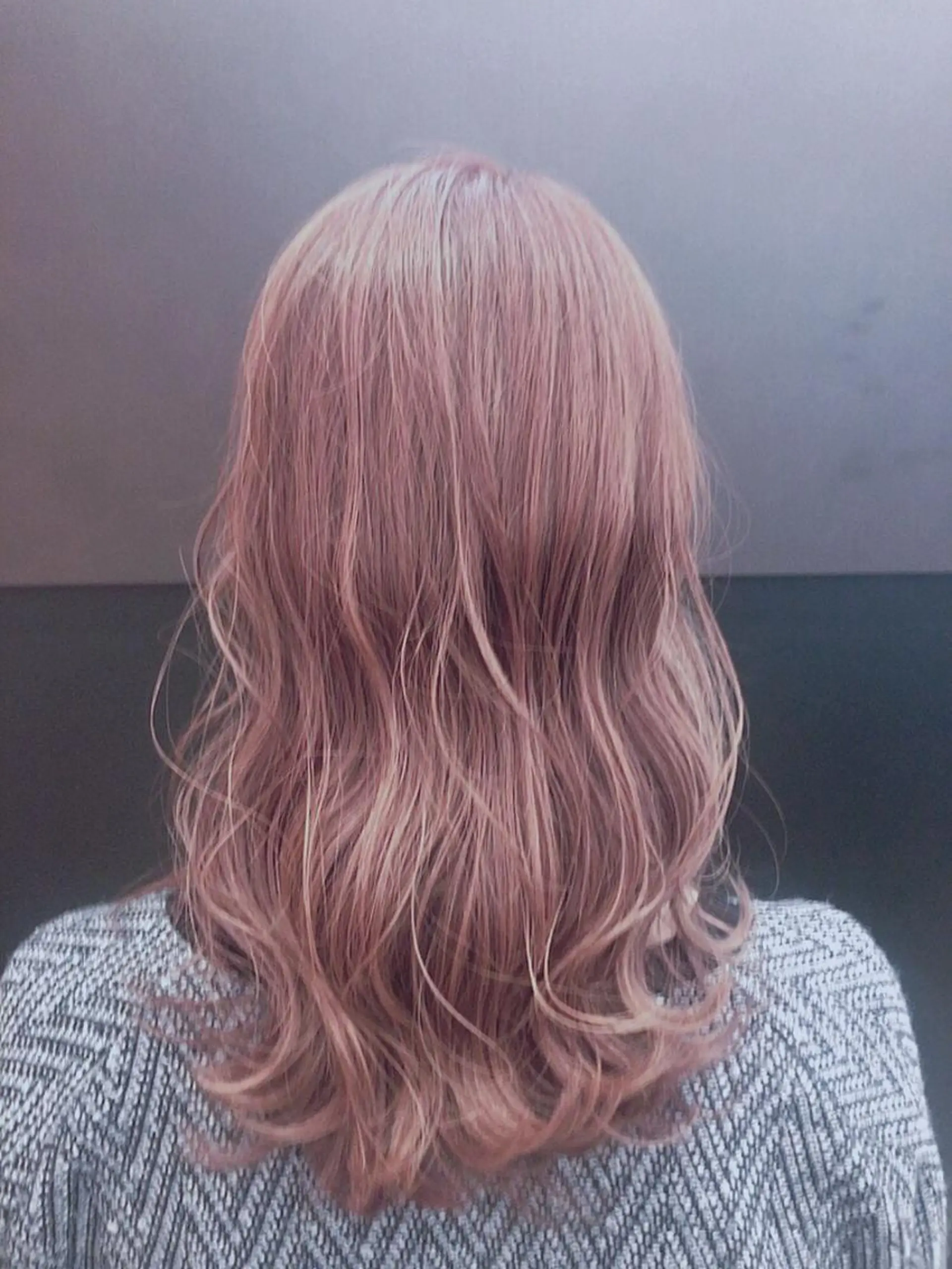 セミロング ヘアアレンジ Aya/四条烏丸/ インナーカラーのヘアスタイル