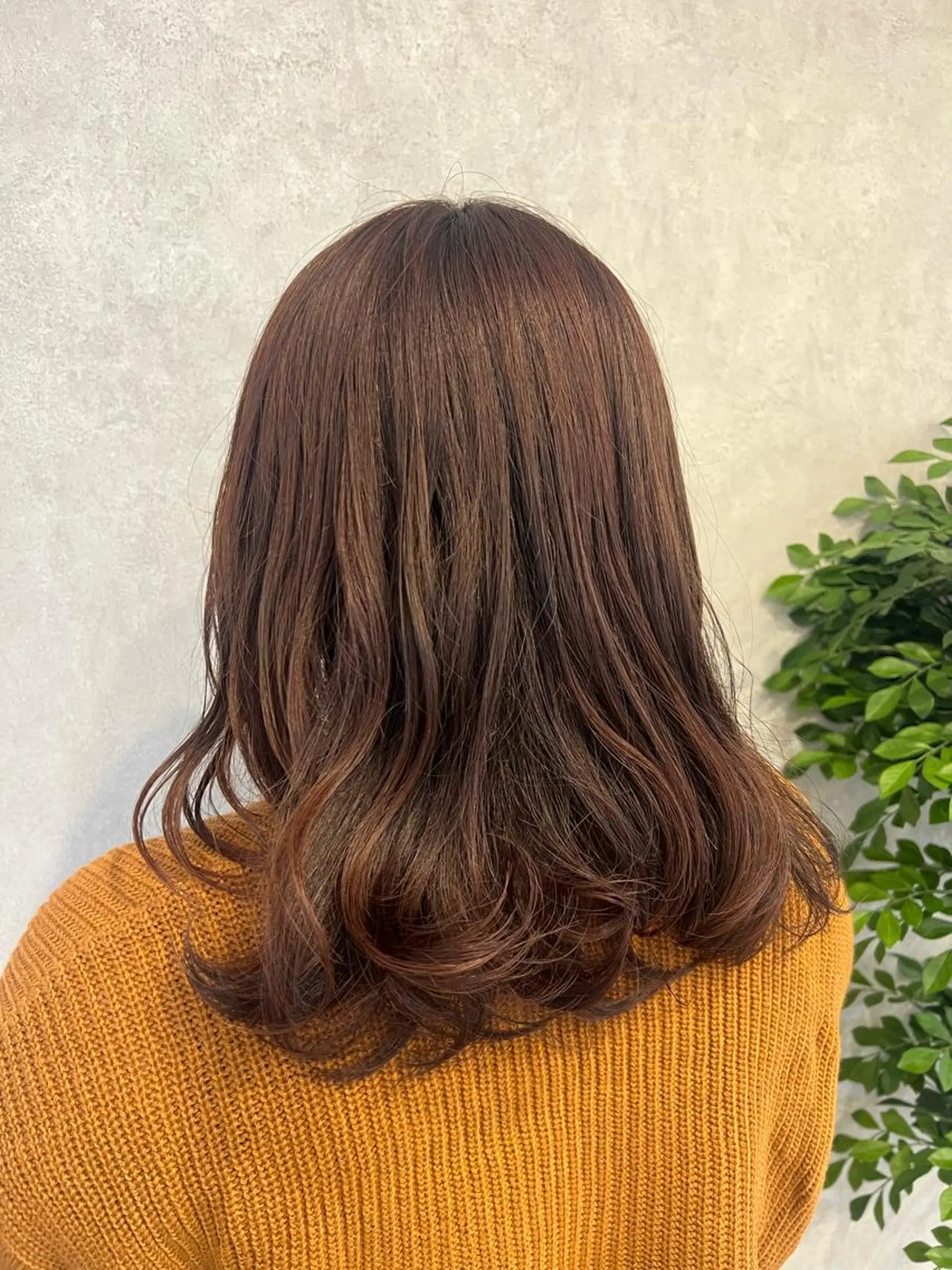 ミディアム カラー ブラウンカラー ピンクカラー ピンクブラウン イケダ ハルカのヘアスタイル