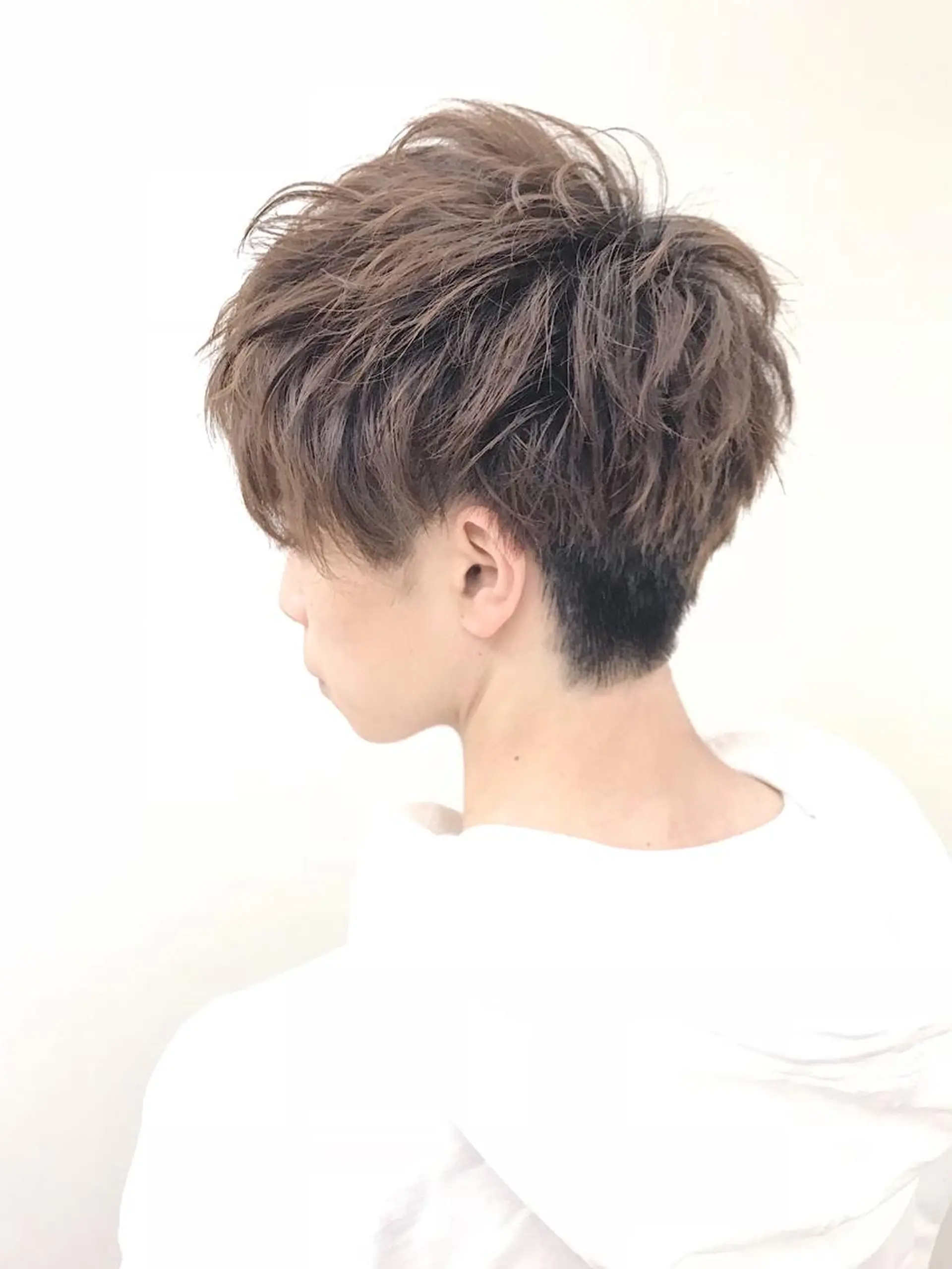 メンズ カット ブリーチカラー/ 岩破瑞希のヘアスタイル