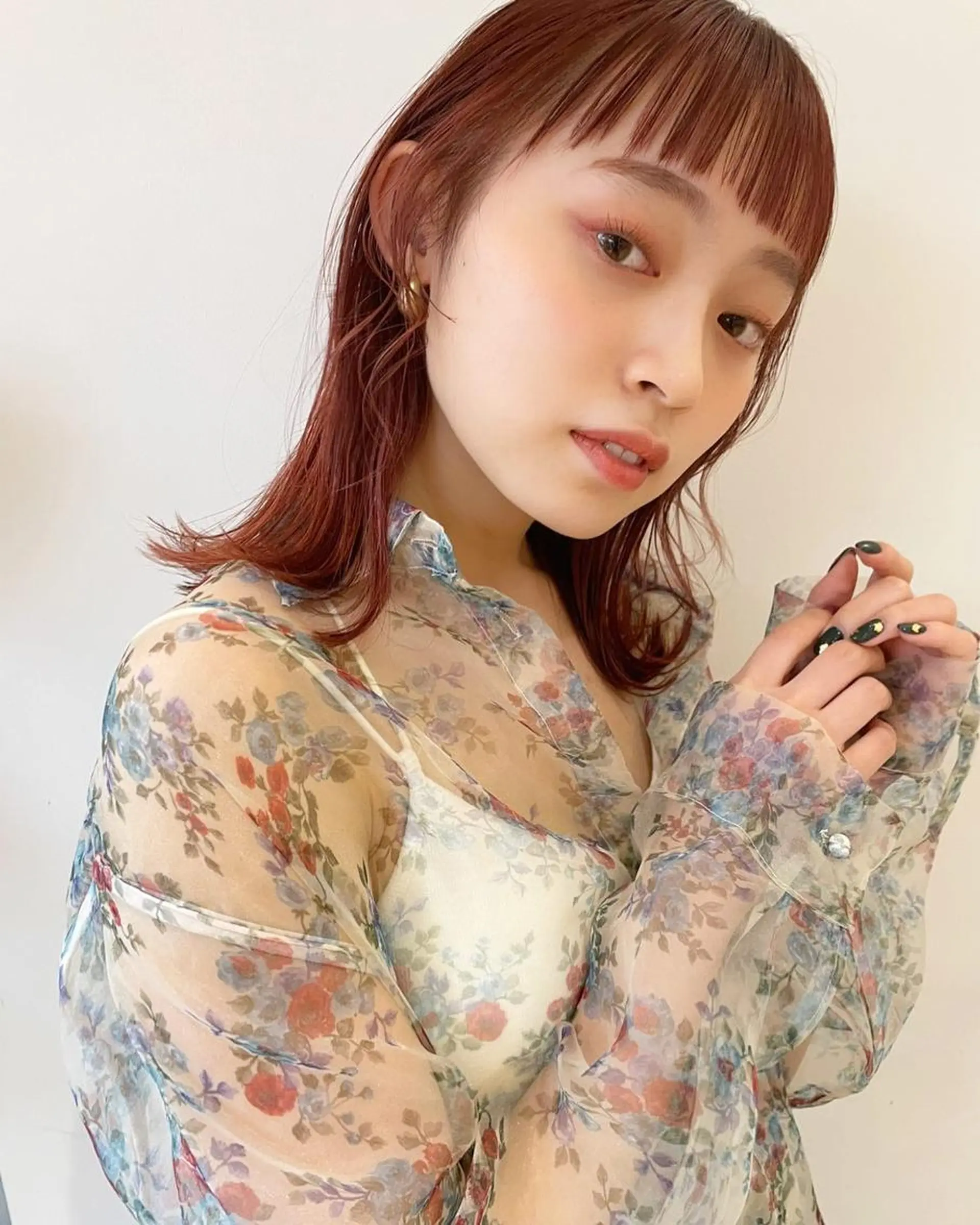 ミディアム カラー ヘアアレンジ ベージュカラー グレージュ ハイライトカラー ミルクティーベージュ ピンクカラー 韓国/髪質改善💘 櫻井かれんのヘアスタイル