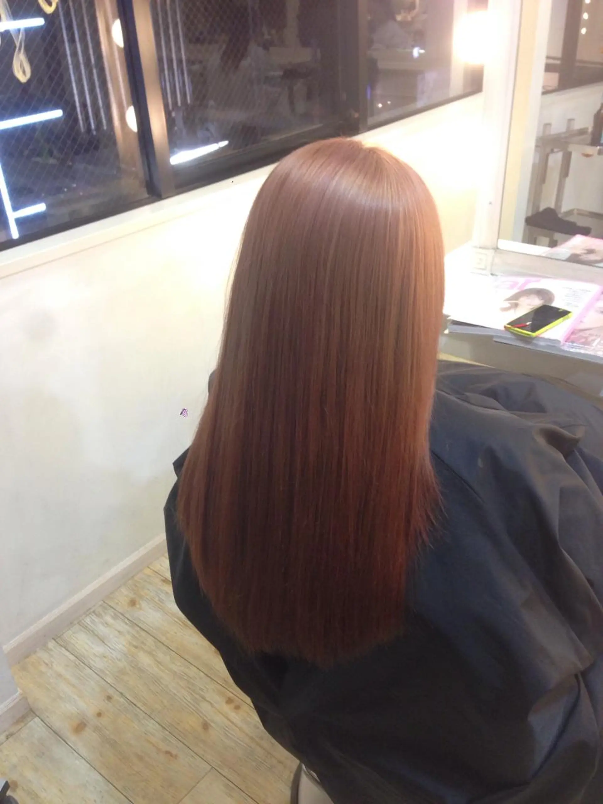 ロング カラー ブリーチ 透明感カラー グラデーションカラー ピンクカラー 小倉 聖也のヘアスタイル