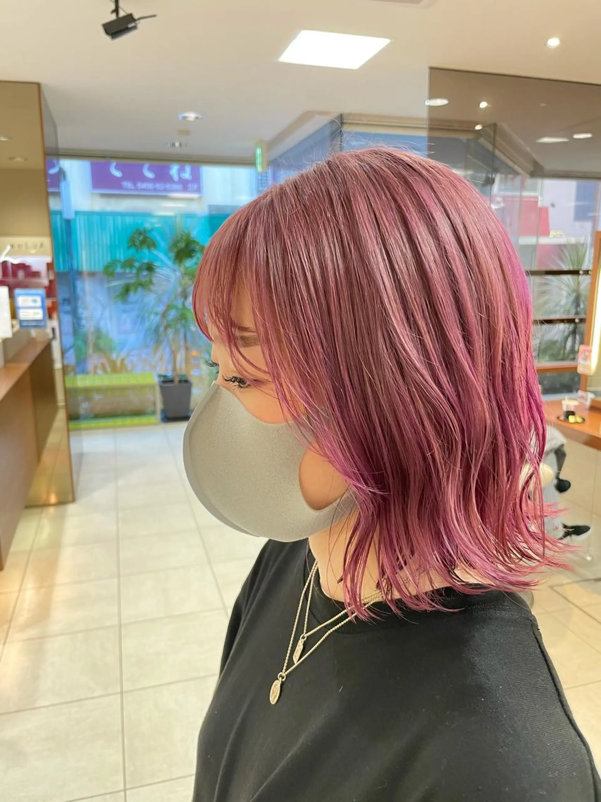 ミディアム カラー ヘアアレンジ ヘアカラー トリートメント 【Sweep】おじま のぞみのヘアスタイル