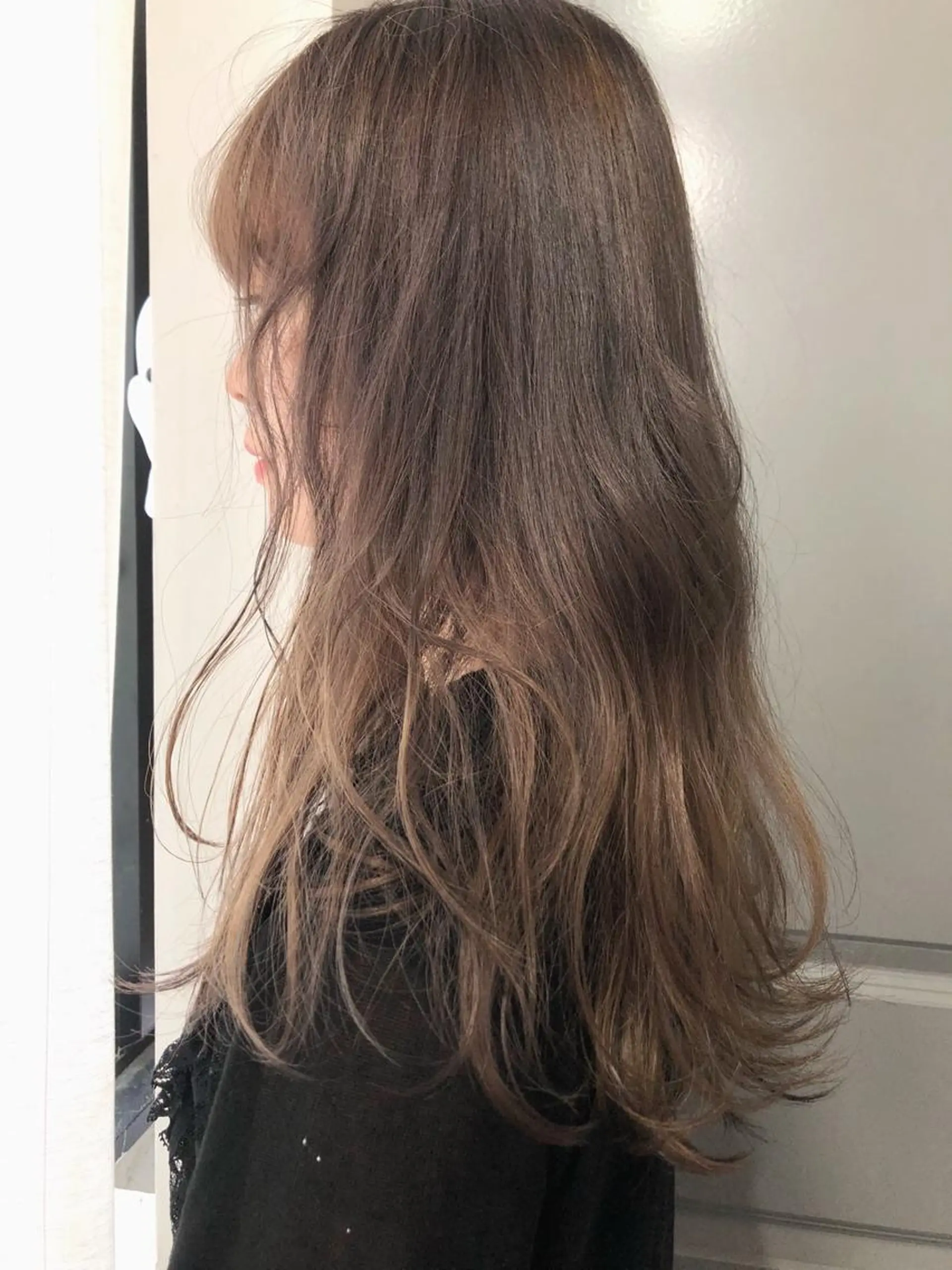 ロング カラー ブリーチ ケアブリーチ グレージュ ロング カット ヘアカラー Pia hair Design Yakuin所属・Pia ツボイ ケイタのヘアスタイル