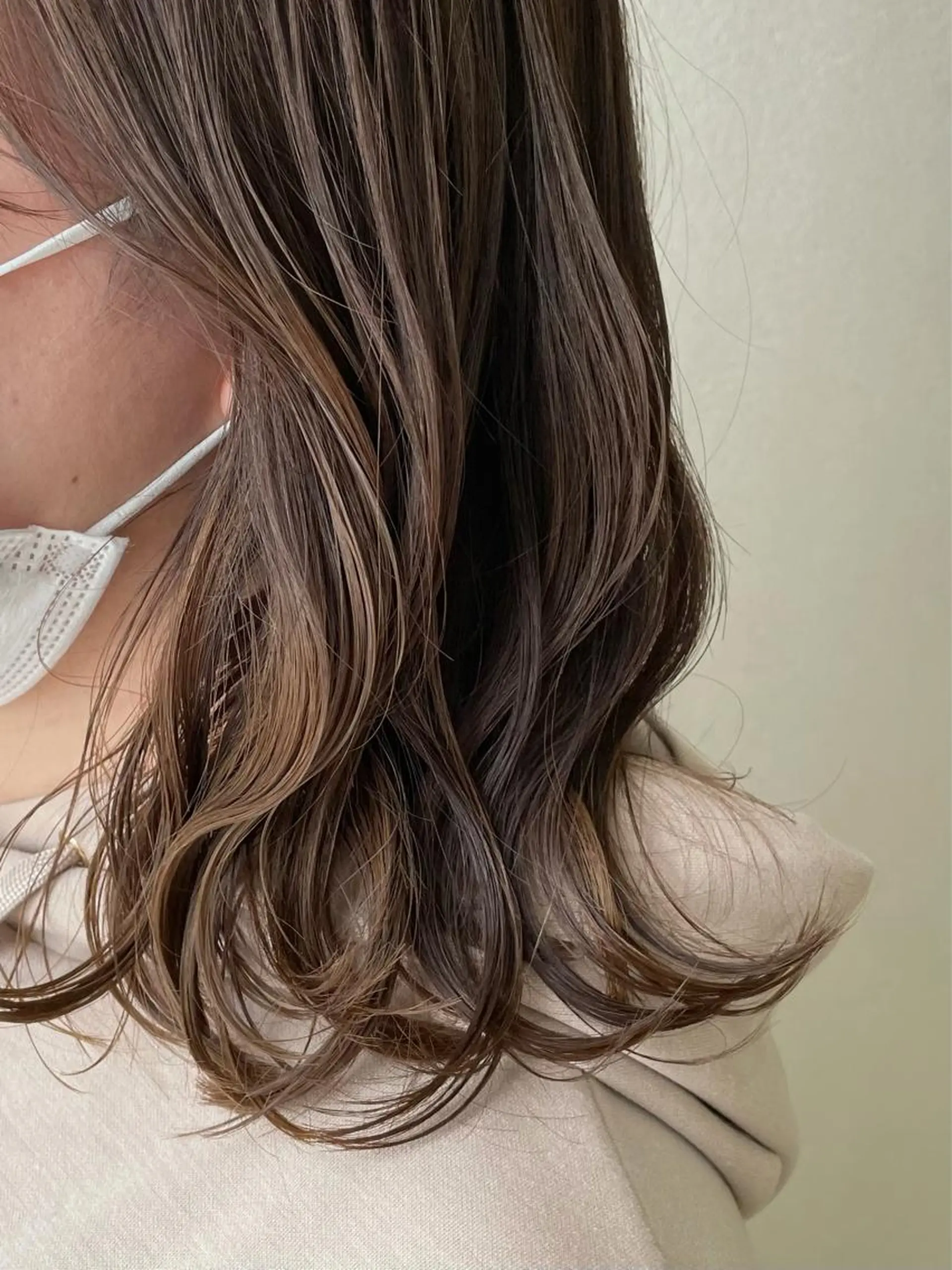 ミディアム カラー アッシュ ベージュカラー 透明感カラー ヘアカラー 沢田 瞳のヘアスタイル
