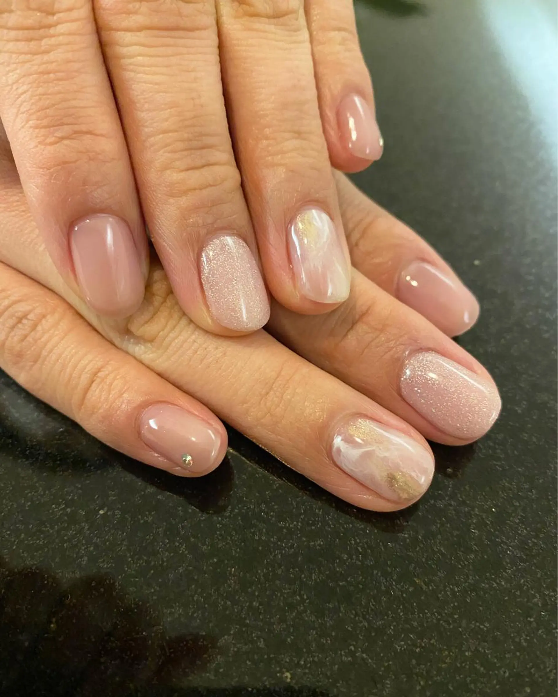 ネイル 大理石ネイル(マーブル) ミラーネイル オフィスネイル シンプルネイル private nail salon   crystal ⭐︎ color所属・crystal ⭐︎ colorのネイルデザイン