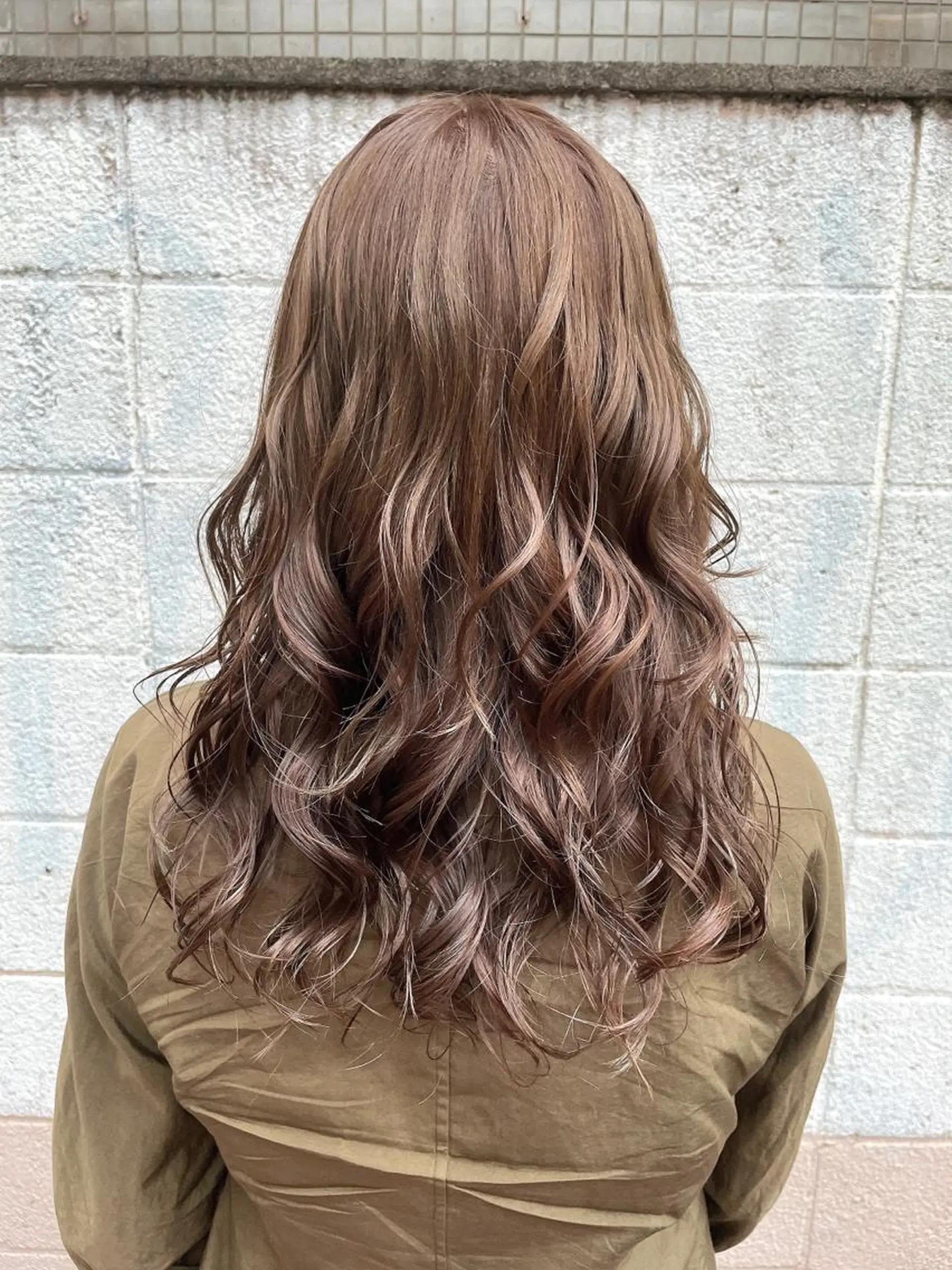 セミロング カラー ベージュカラー ブリーチ ブリーチなしカラー ヘアアレンジ にいた　かづしげのヘアスタイル