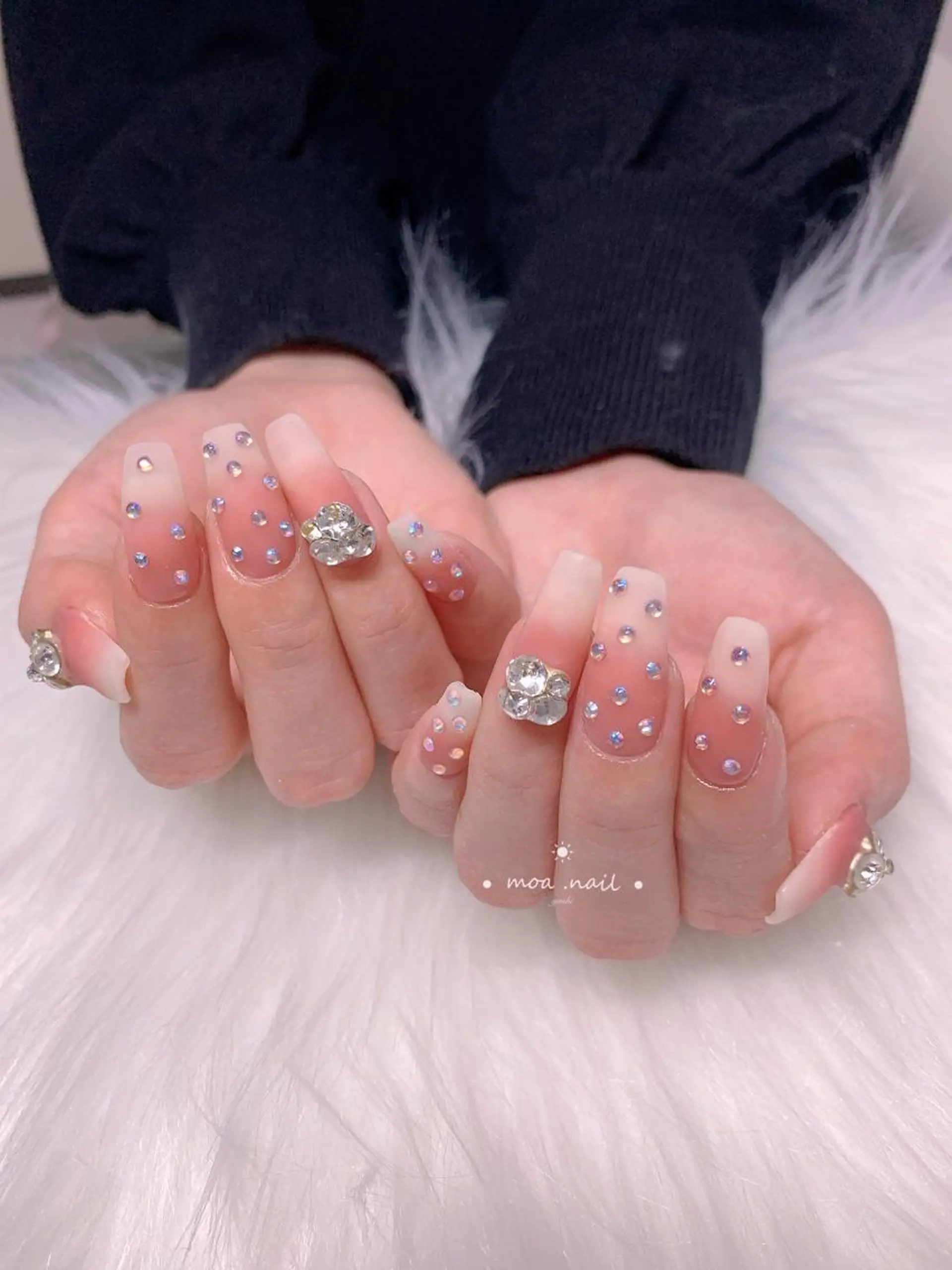 ネイル MOA NAIL所属・MoaNail🫶 Yoshiのネイルデザイン