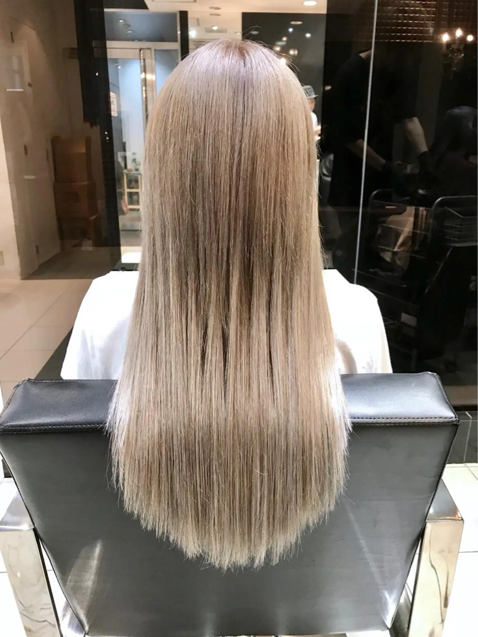 ロング カラー ベージュカラー ホワイトベージュ 女性リピ90%🍨 🩷佐藤みずきのヘアスタイル