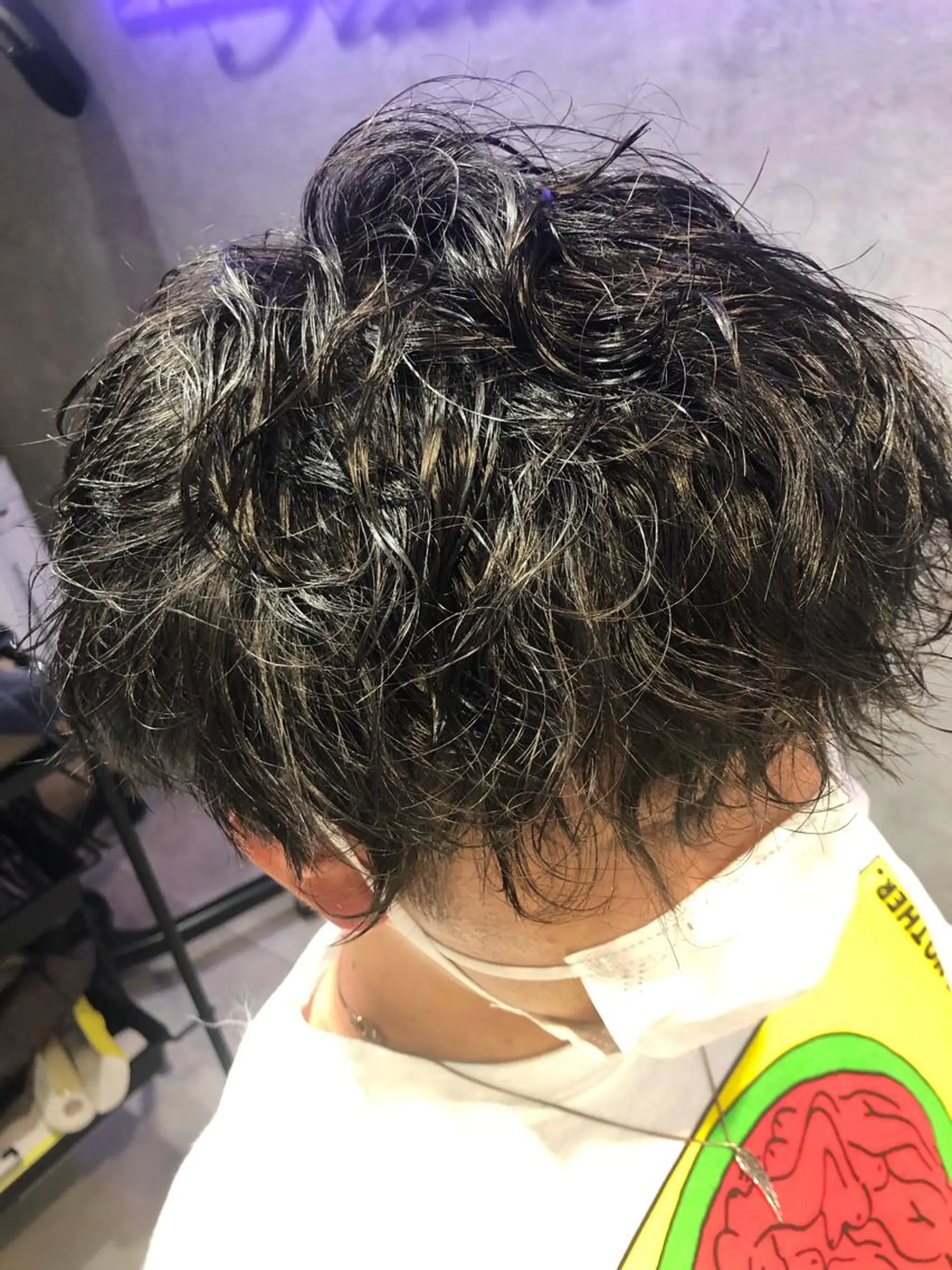 パーマ メンズ メンズパーマ ツイストスパイラルパーマ スパイラルパーマ フラミューム平塚所属・あお やまのヘアスタイル