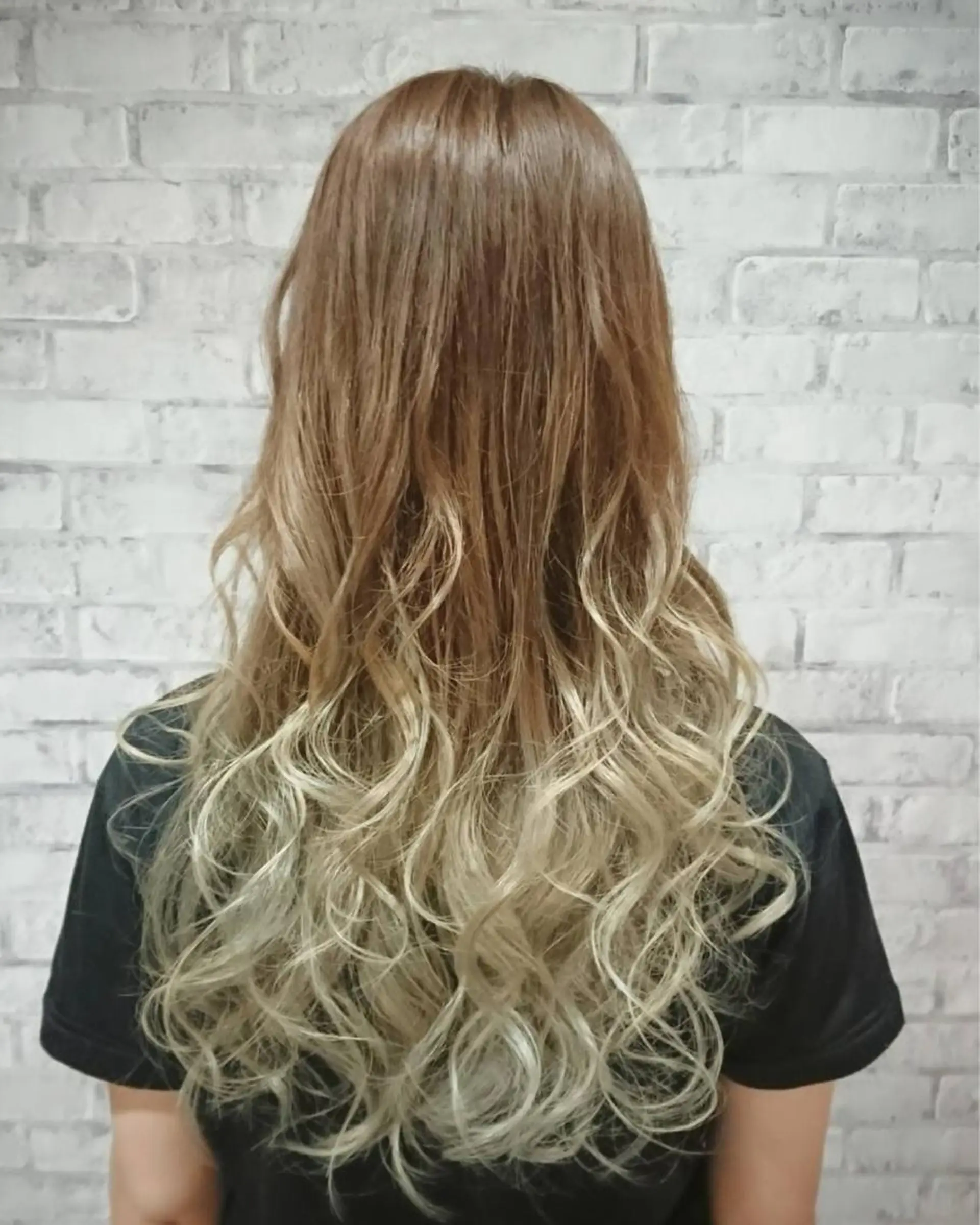 ロング カラー EARTH 越谷店のヘアスタイル