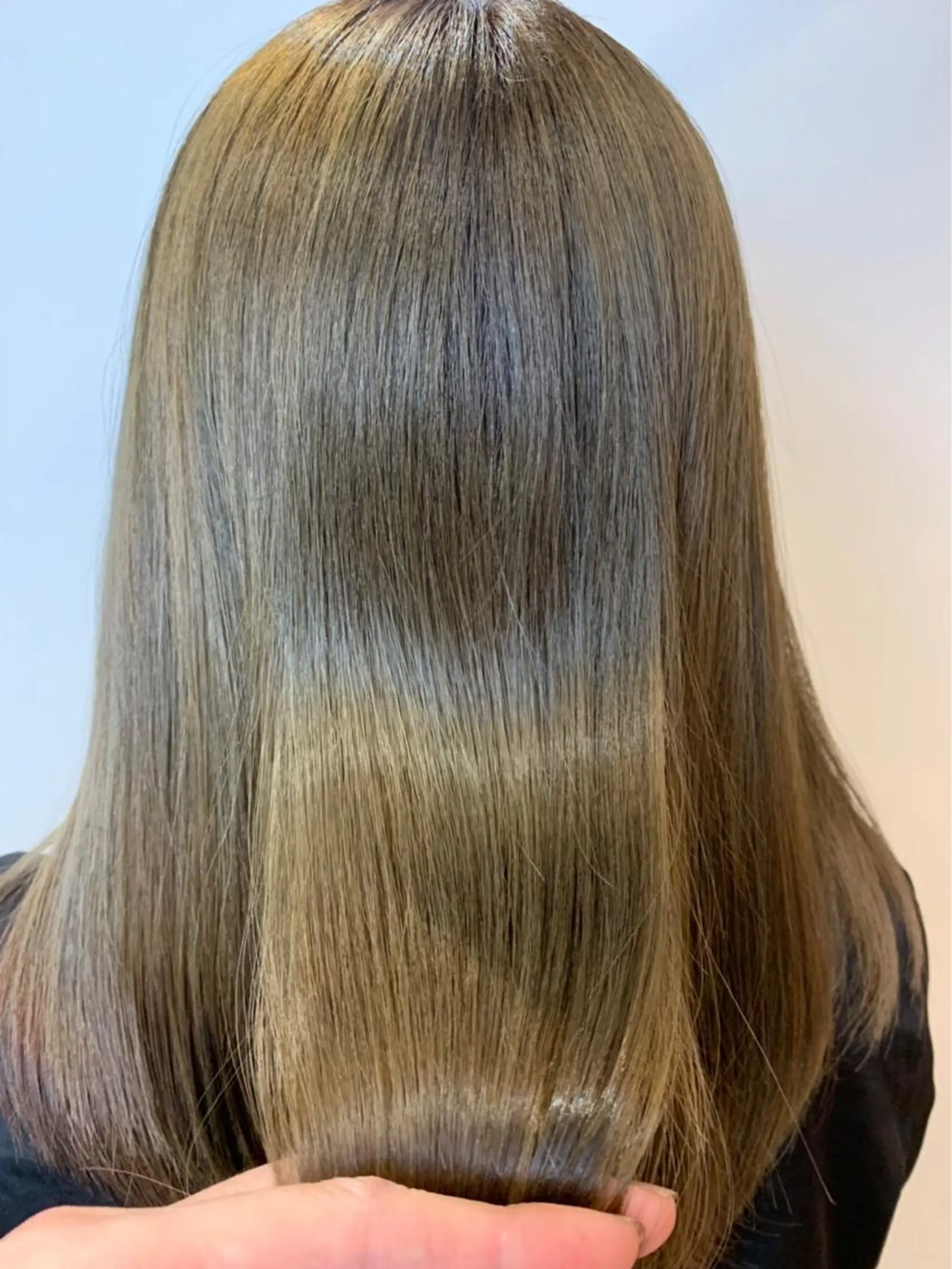 セミロング カラー ヘアカラー トリートメント 青野 文香のヘアスタイル