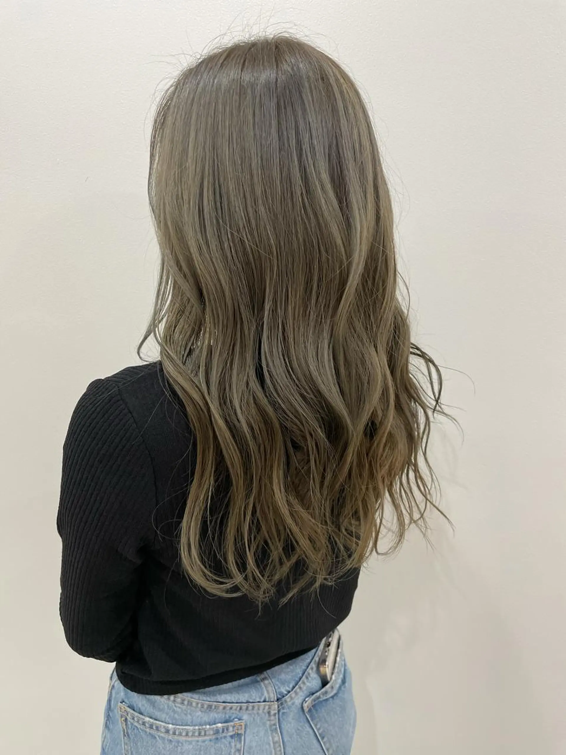 ロング カラー akane .のヘアスタイル