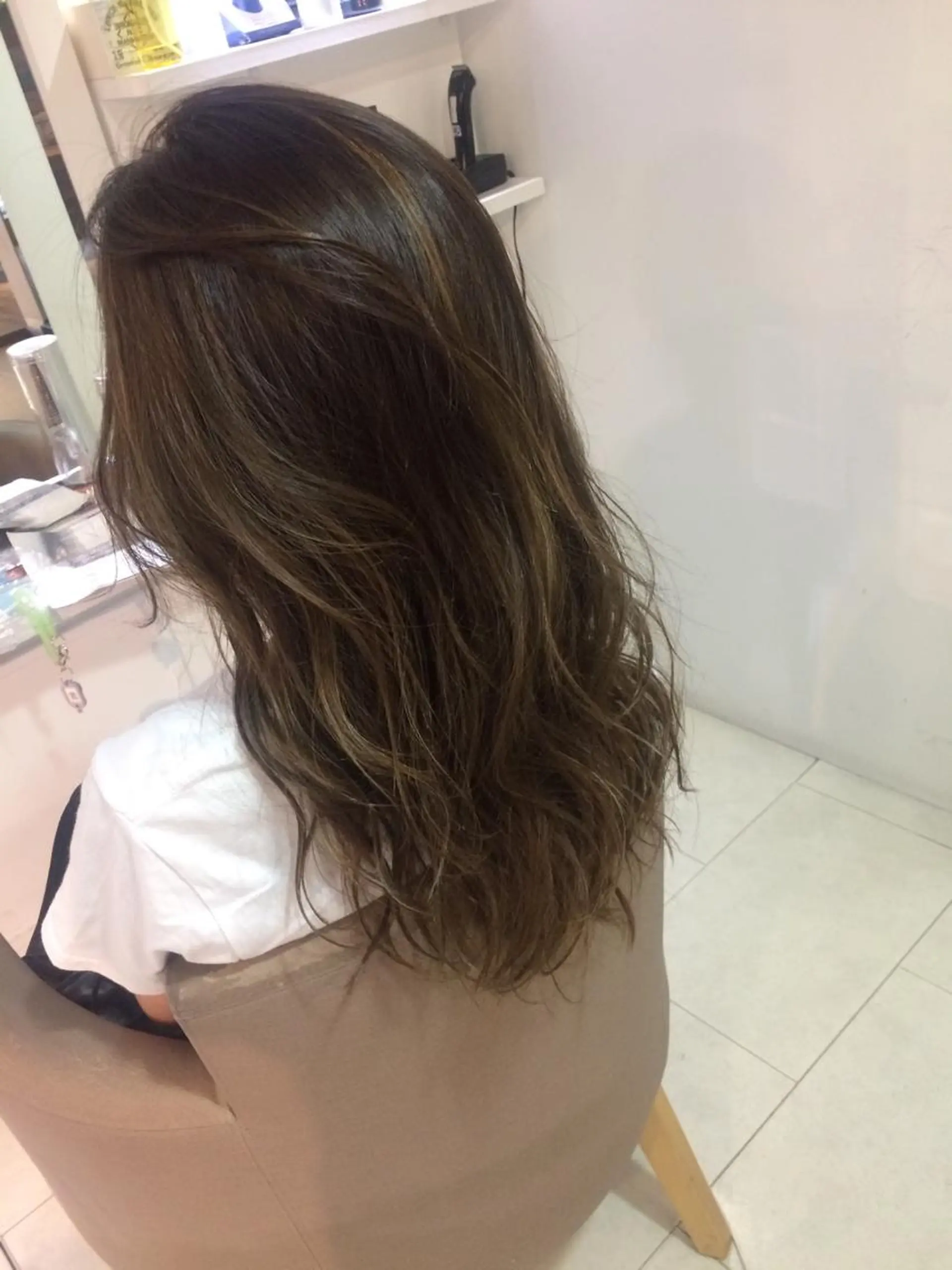 セミロング 外国人風カラー ハイライト モテ髪支持率NO.1 KENJIROのヘアスタイル