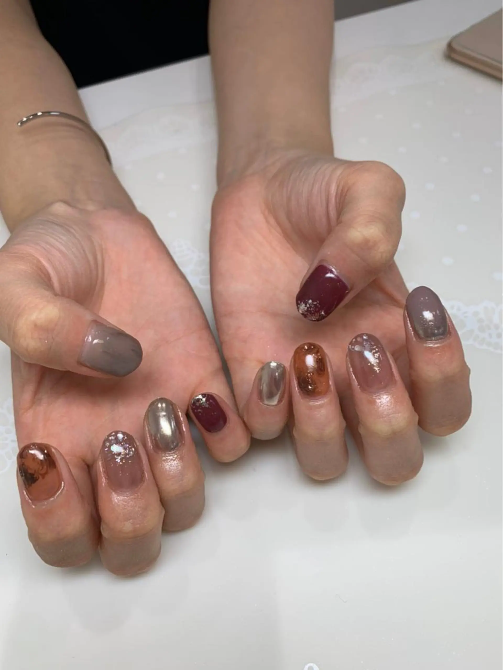 ネイル 指名支持率NO.1 スタイリストのヘアスタイル