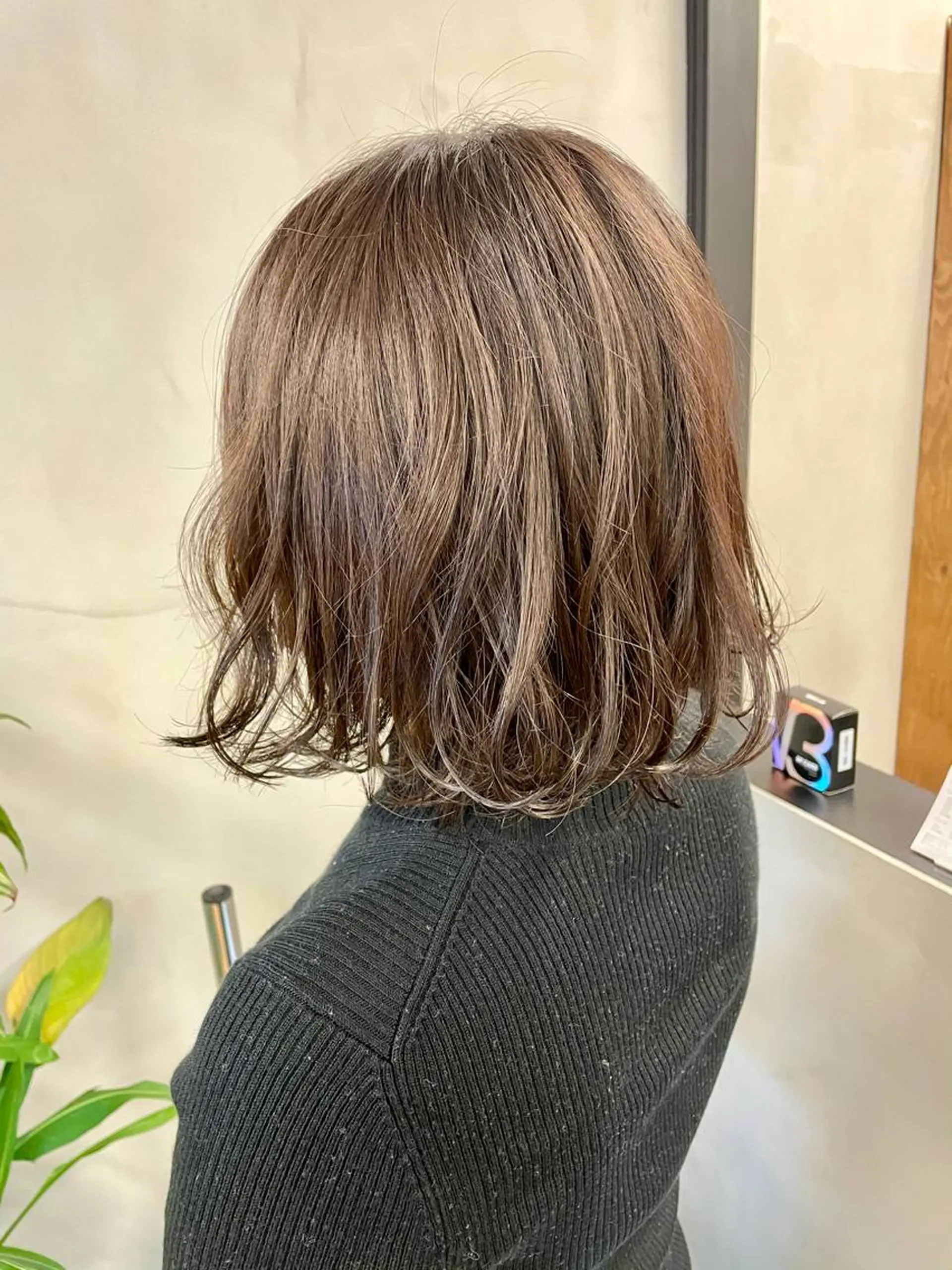 ミディアム カラー パーマ ベージュカラー ミルクティーベージュ カット ヘアカラー トリートメント tatsumi/ボブ ウルフ/レイヤーのヘアスタイル