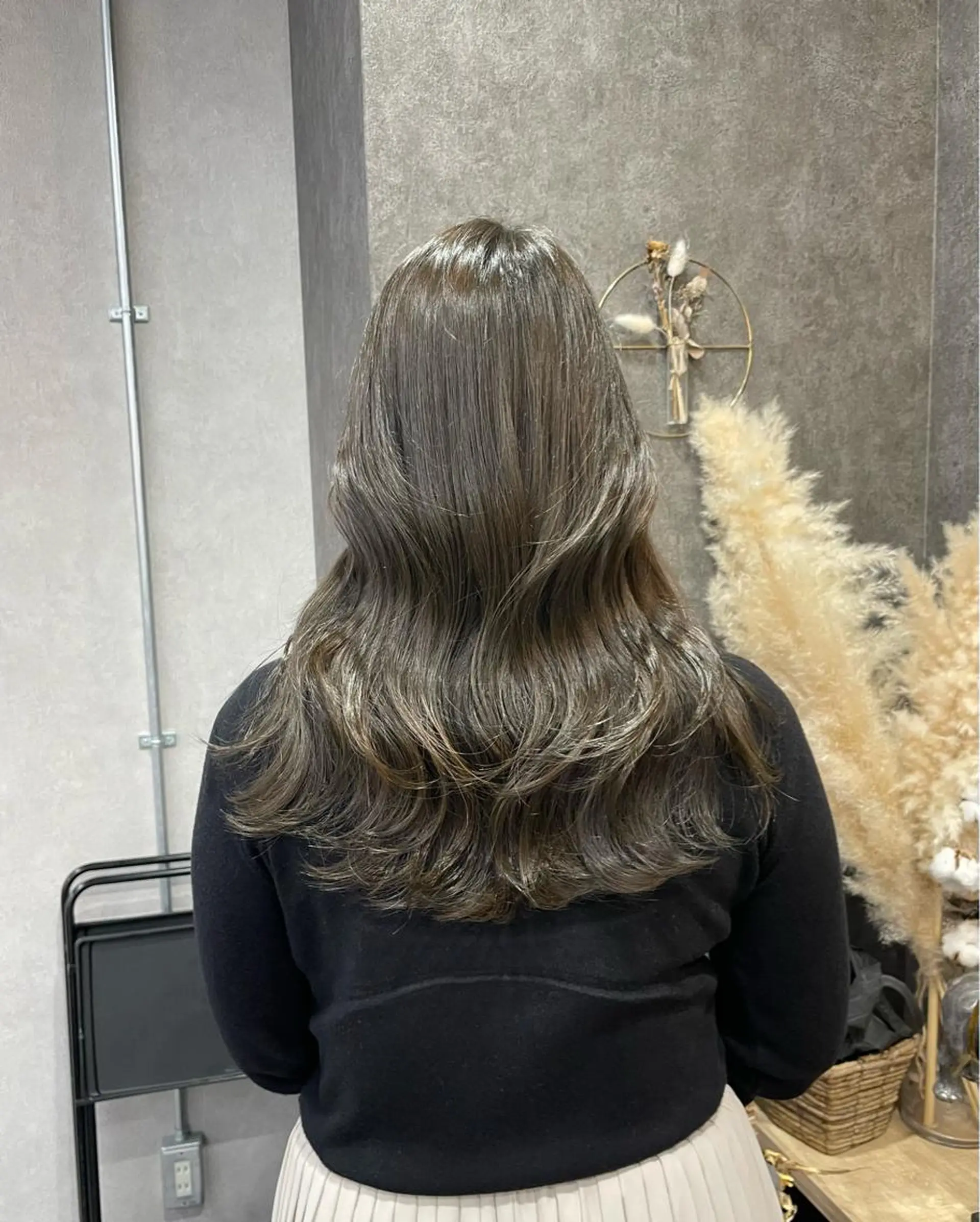 セミロング カラー グレージュ オリーブグレージュ オリーブグレー いなみね はるきのヘアスタイル