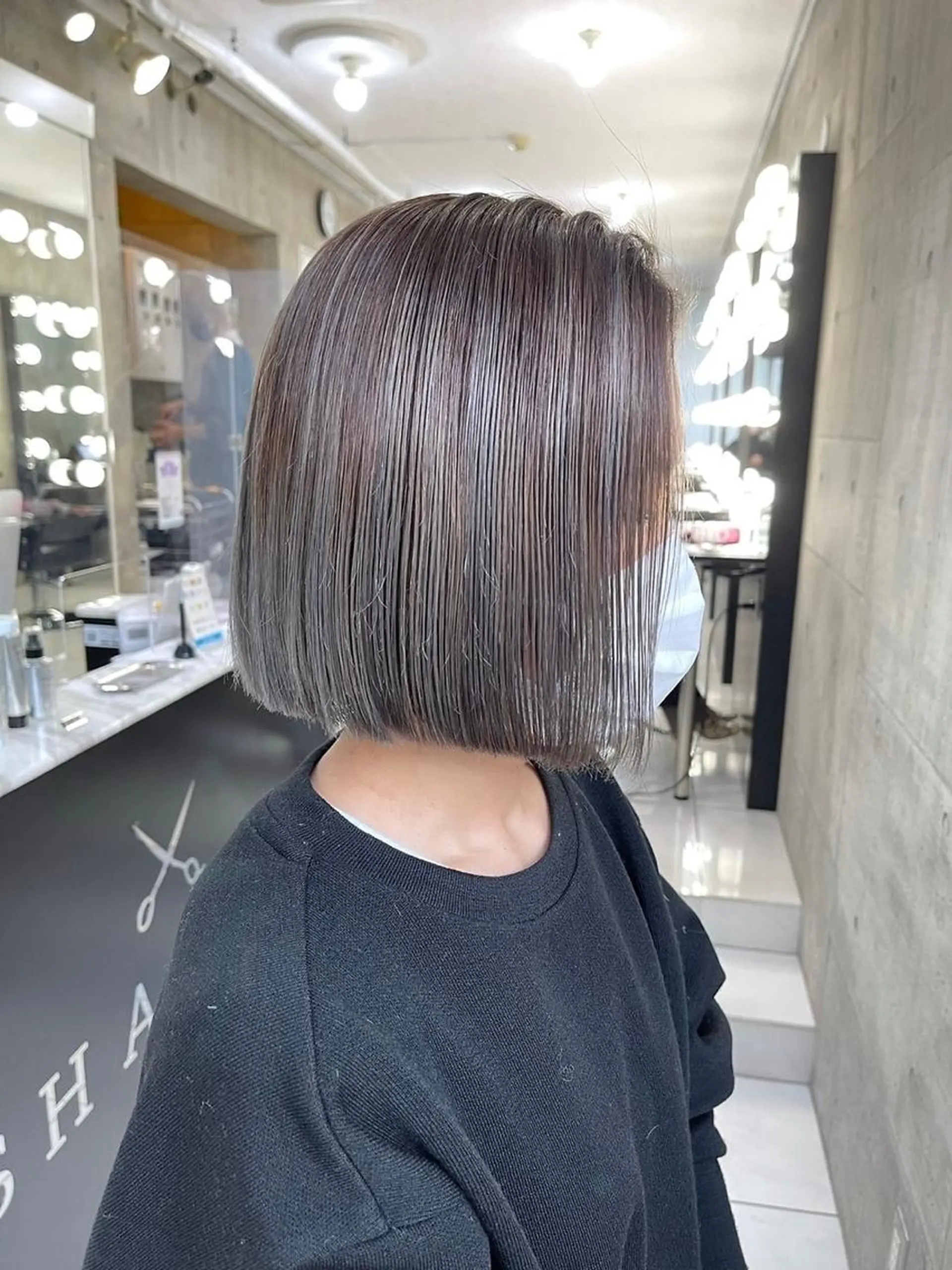 ショート カラー 前田 桃花のヘアスタイル