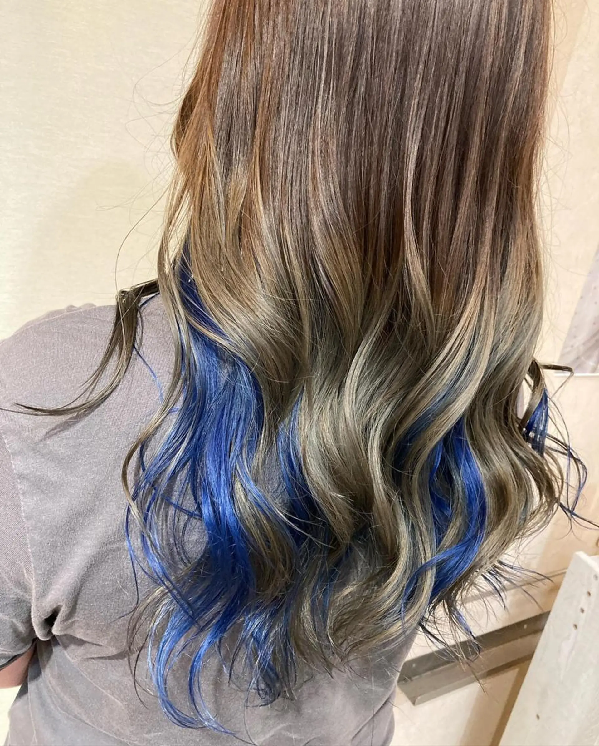 カラー ブルーカラー グラデーションカラー インナーカラー シルバー 髪質改善/透明感 カラー/内藤有須加のヘアスタイル