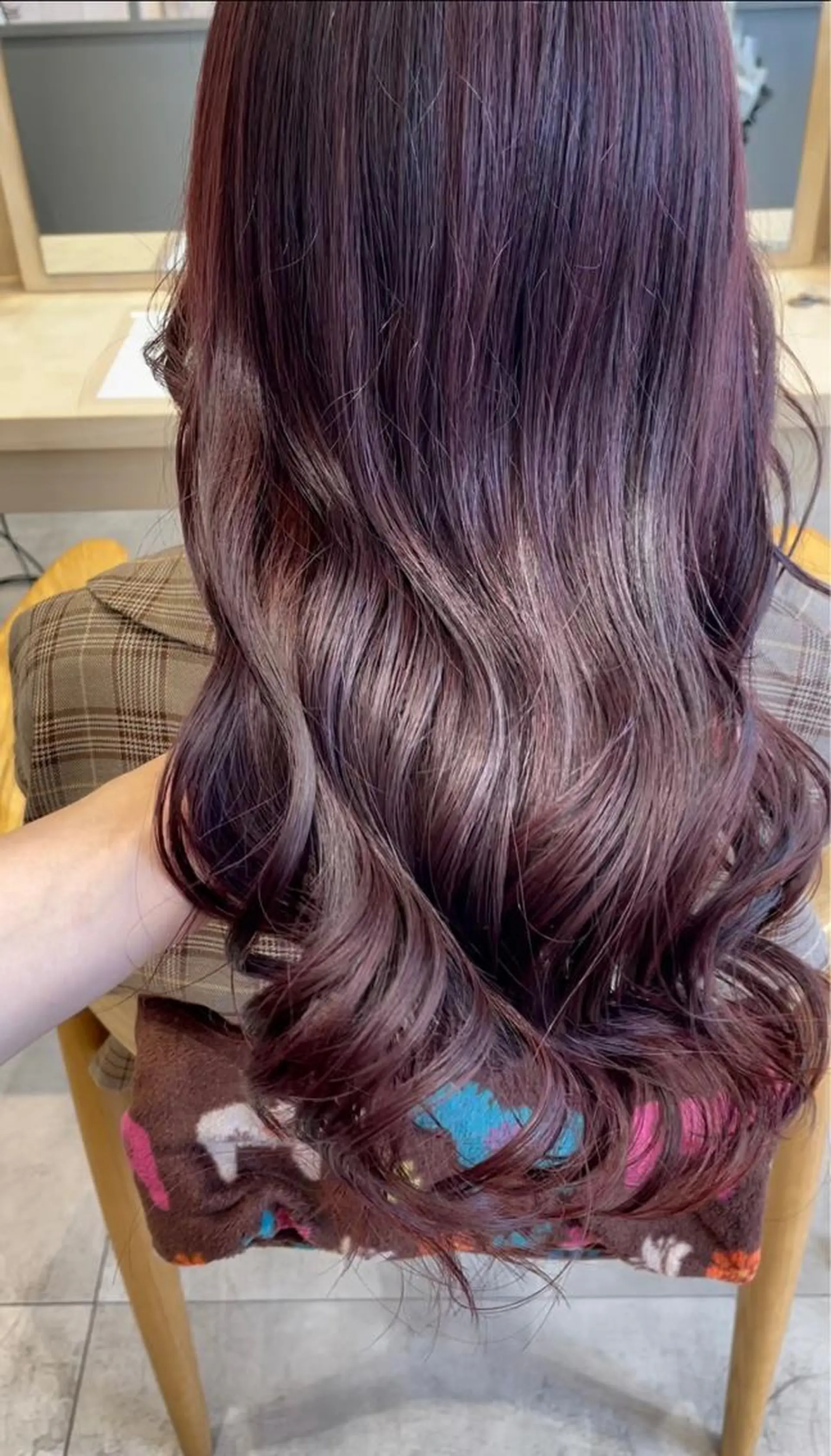 カラー 透明感カラー ピンクカラー ヘアーサロングラッド所属・三村 桜生のヘアスタイル