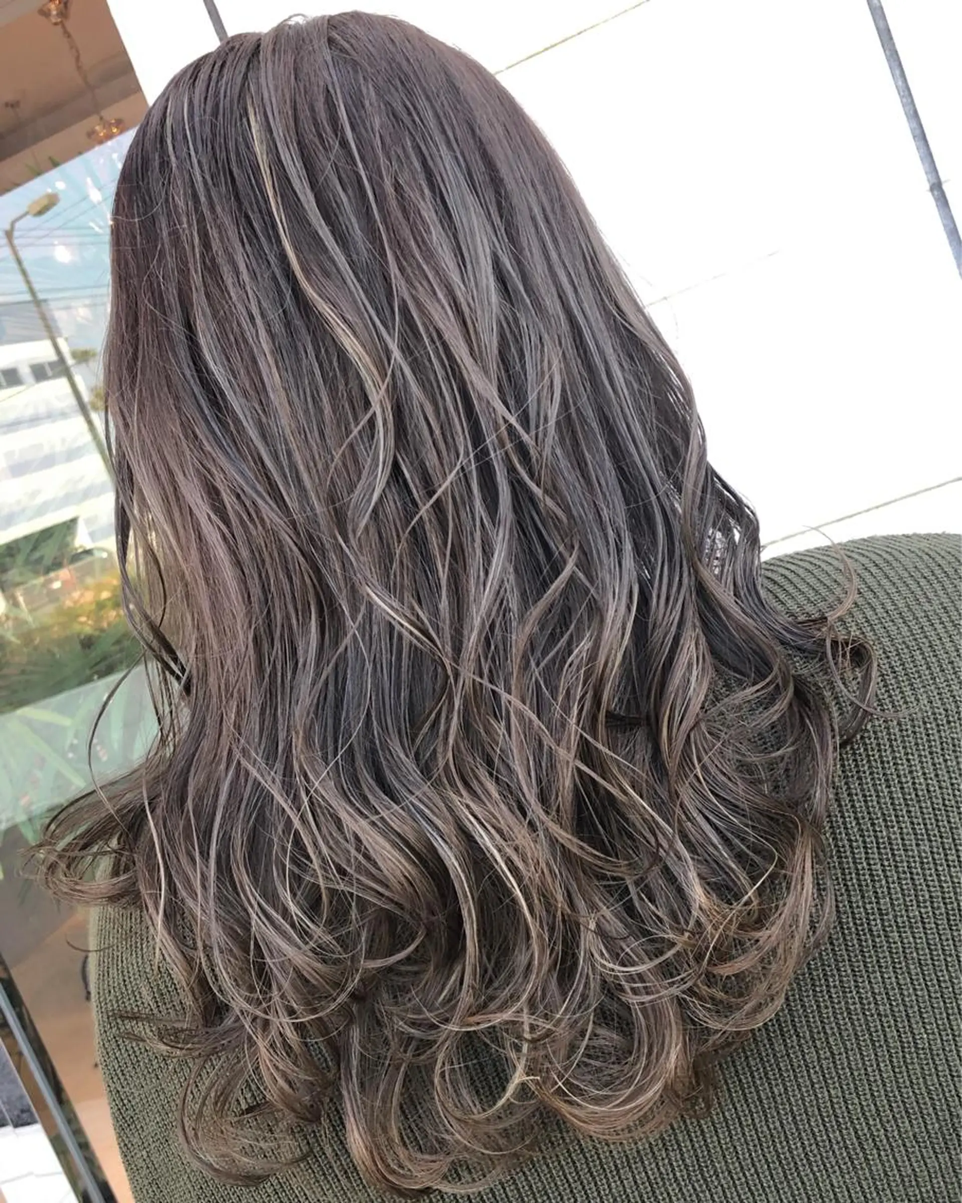 セミロング カラー ハイライトカラー ハイライト 横倉 宏樹のヘアスタイル